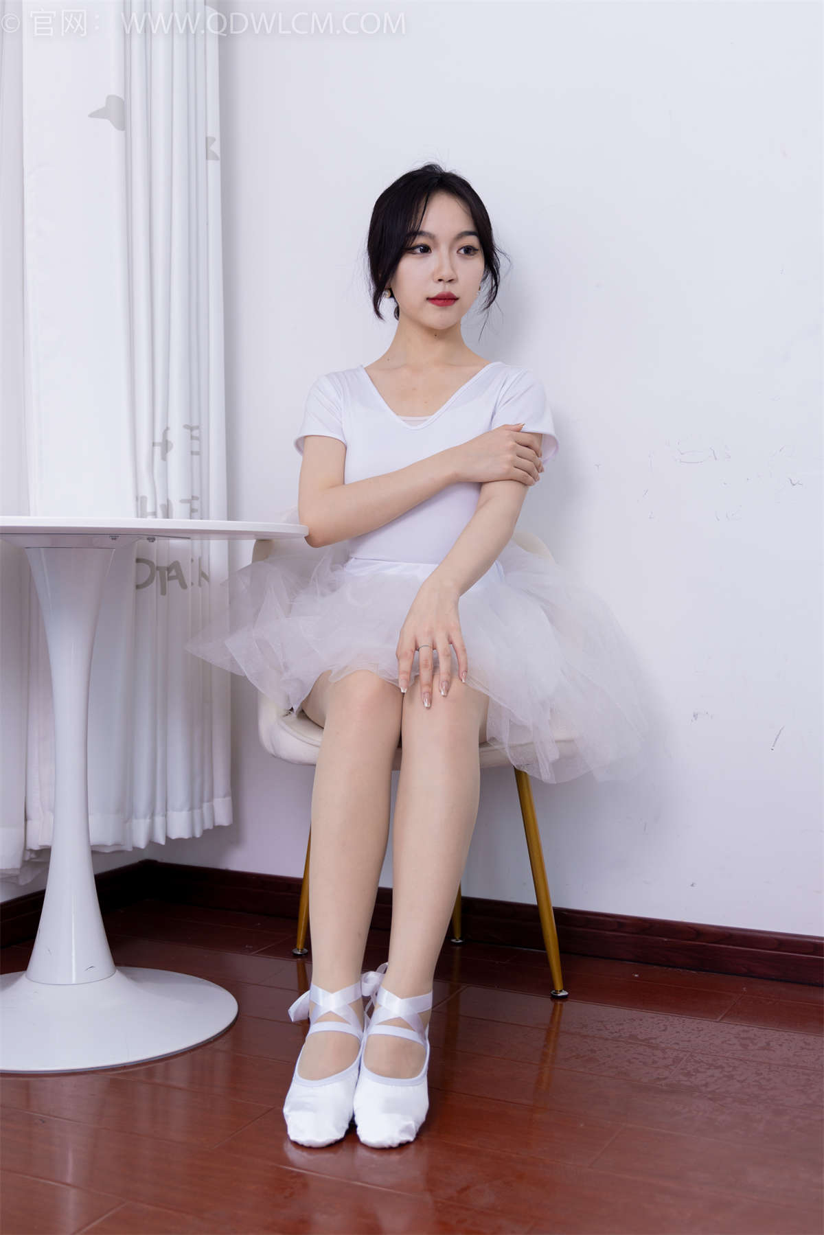 物恋传媒 NO.1588 莎莎-芭蕾小天鹅-日更街拍