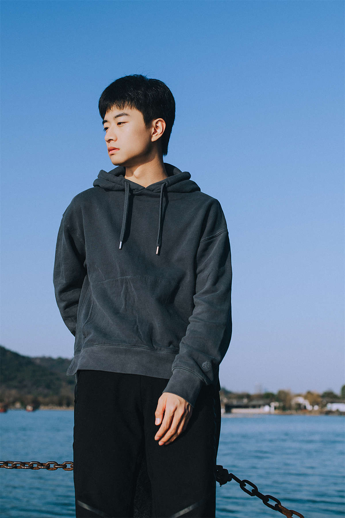 YITUYU艺图语 2023.06.03 湖边阳光少年 阿政Spike-日更街拍