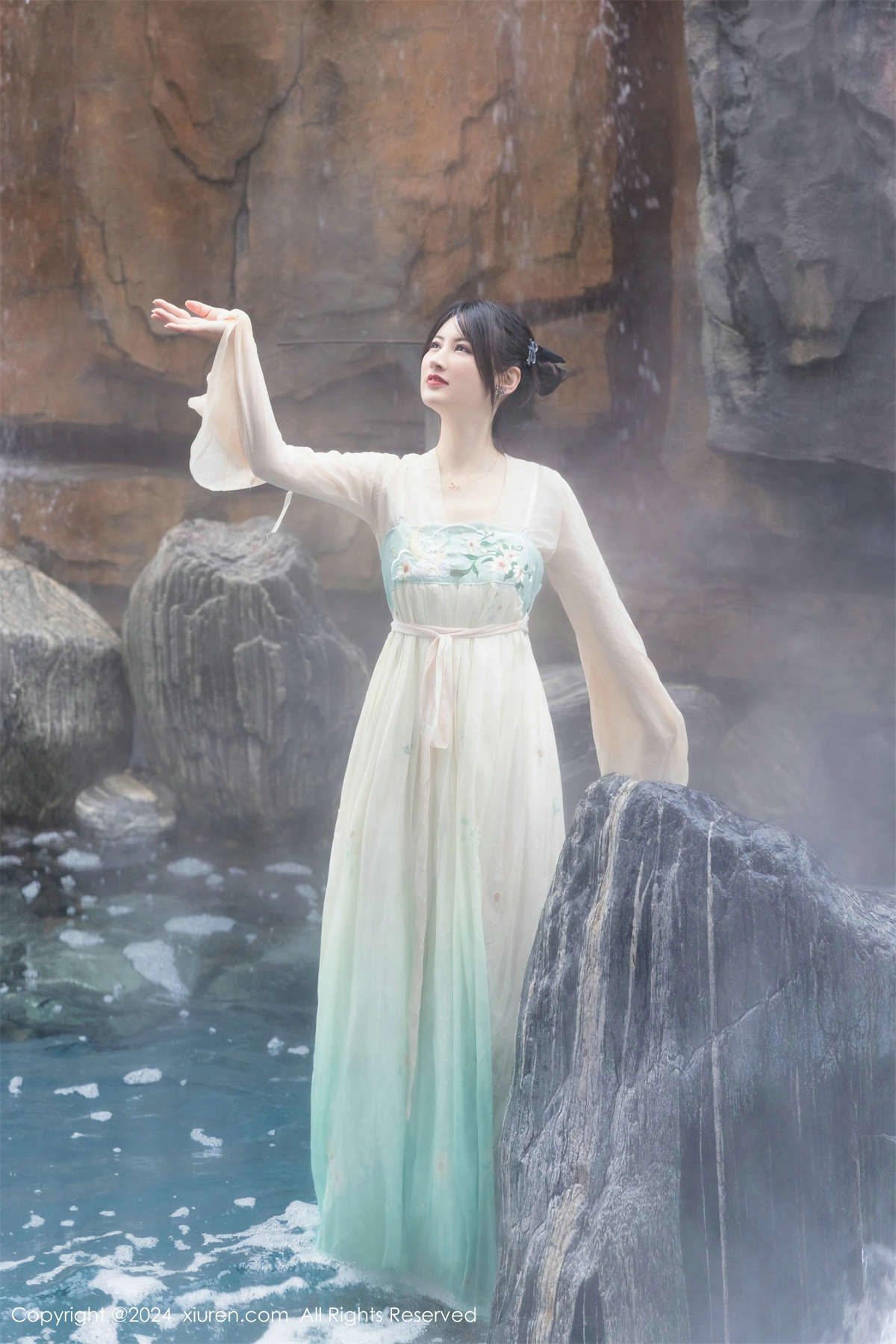 图片[2]-Xiuren秀人网 2024.02.22 No.8128 诗诗kiki-日更街拍