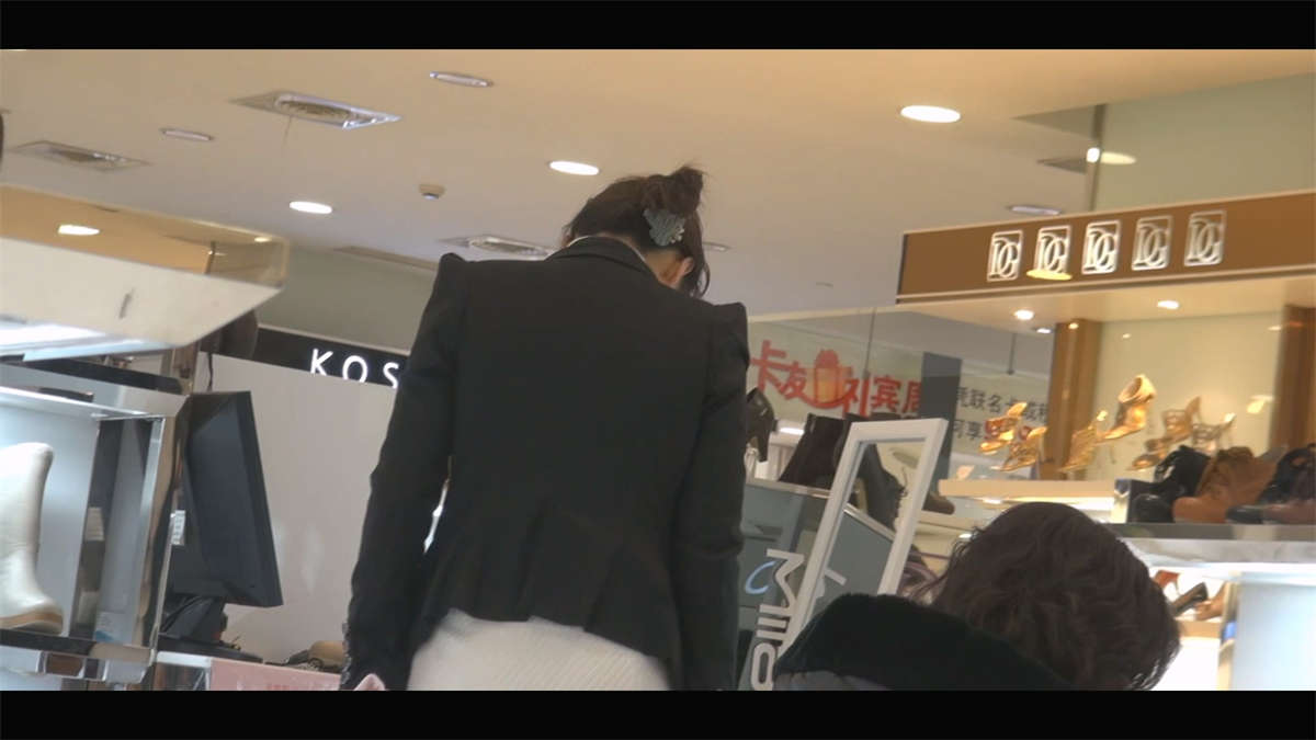 图片[2]-没有丝袜，套个塑料袋将就-日更街拍