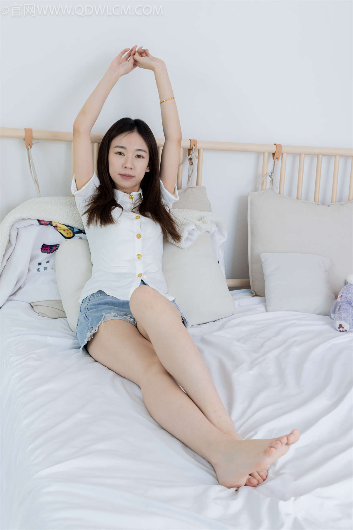 图片[2]-物恋传媒 NO.2309 婷婷-高跟长靴、白棉袜、裸足-日更街拍