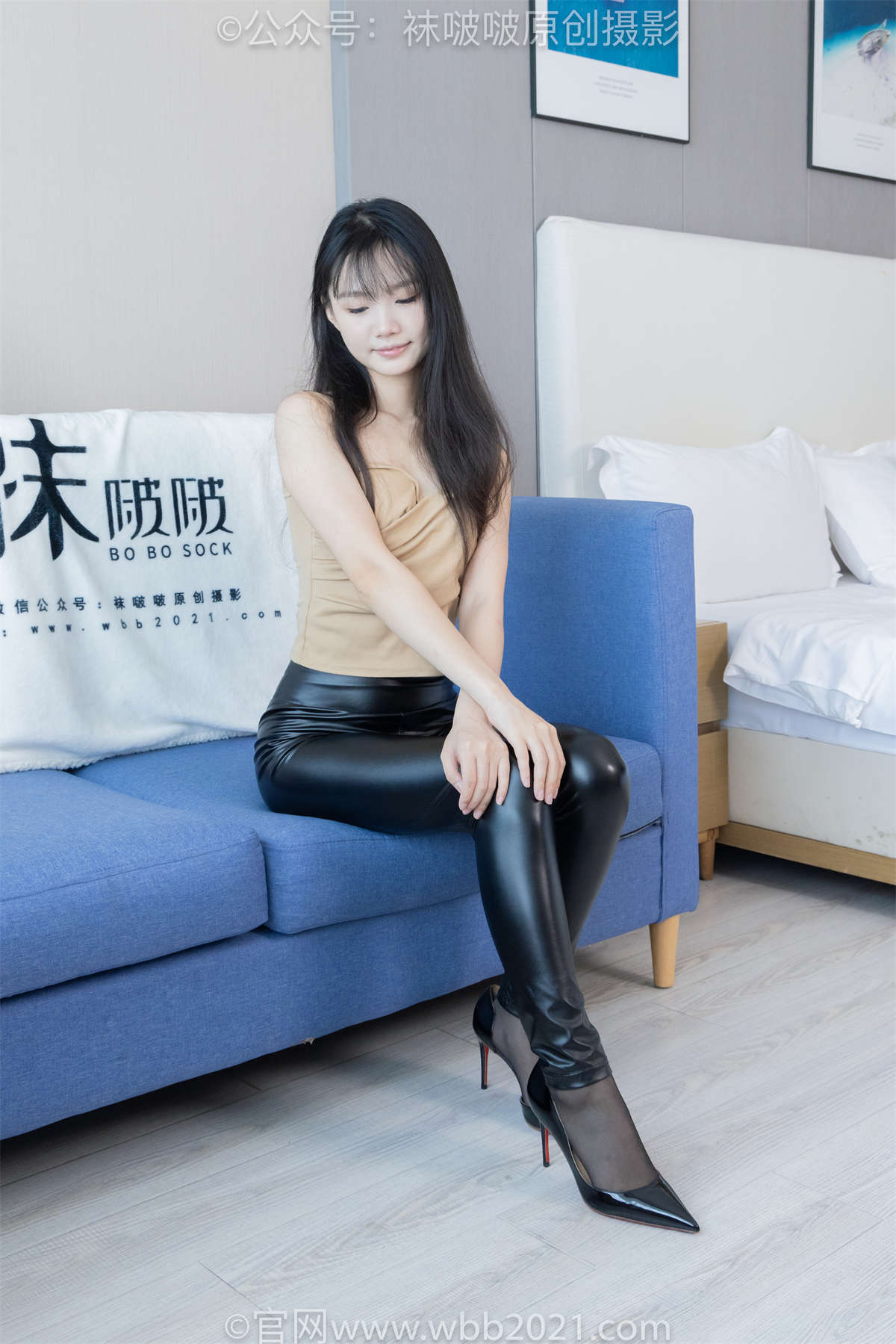 图片[2]-袜啵啵 No.515 甜甜圈-高跟鞋、薄黑丝（脚尖微加固款）、皮裤裤里丝 花絮版-日更街拍