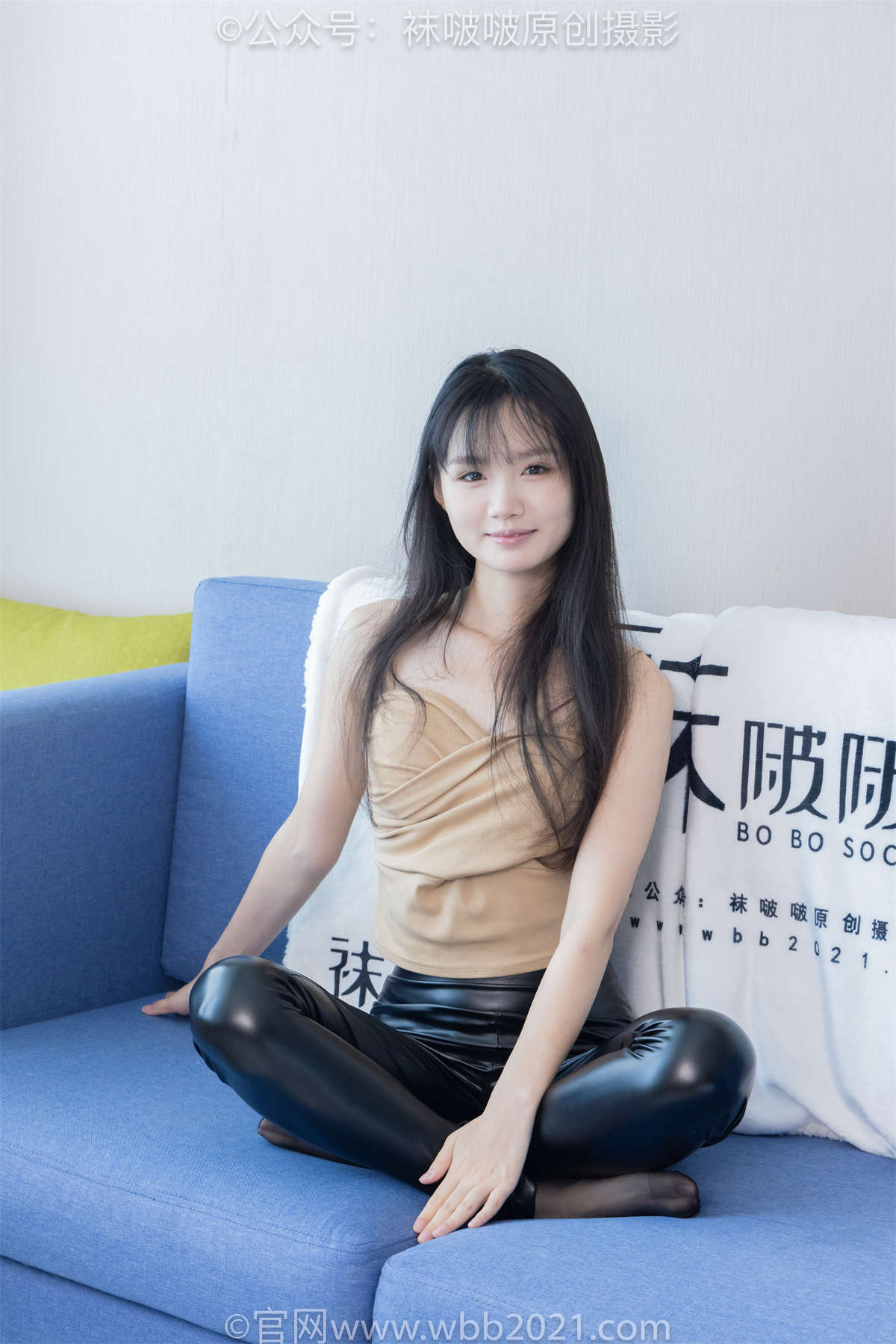 袜啵啵 No.515 甜甜圈-高跟鞋、薄黑丝（脚尖微加固款）、皮裤裤里丝 花絮版-日更街拍