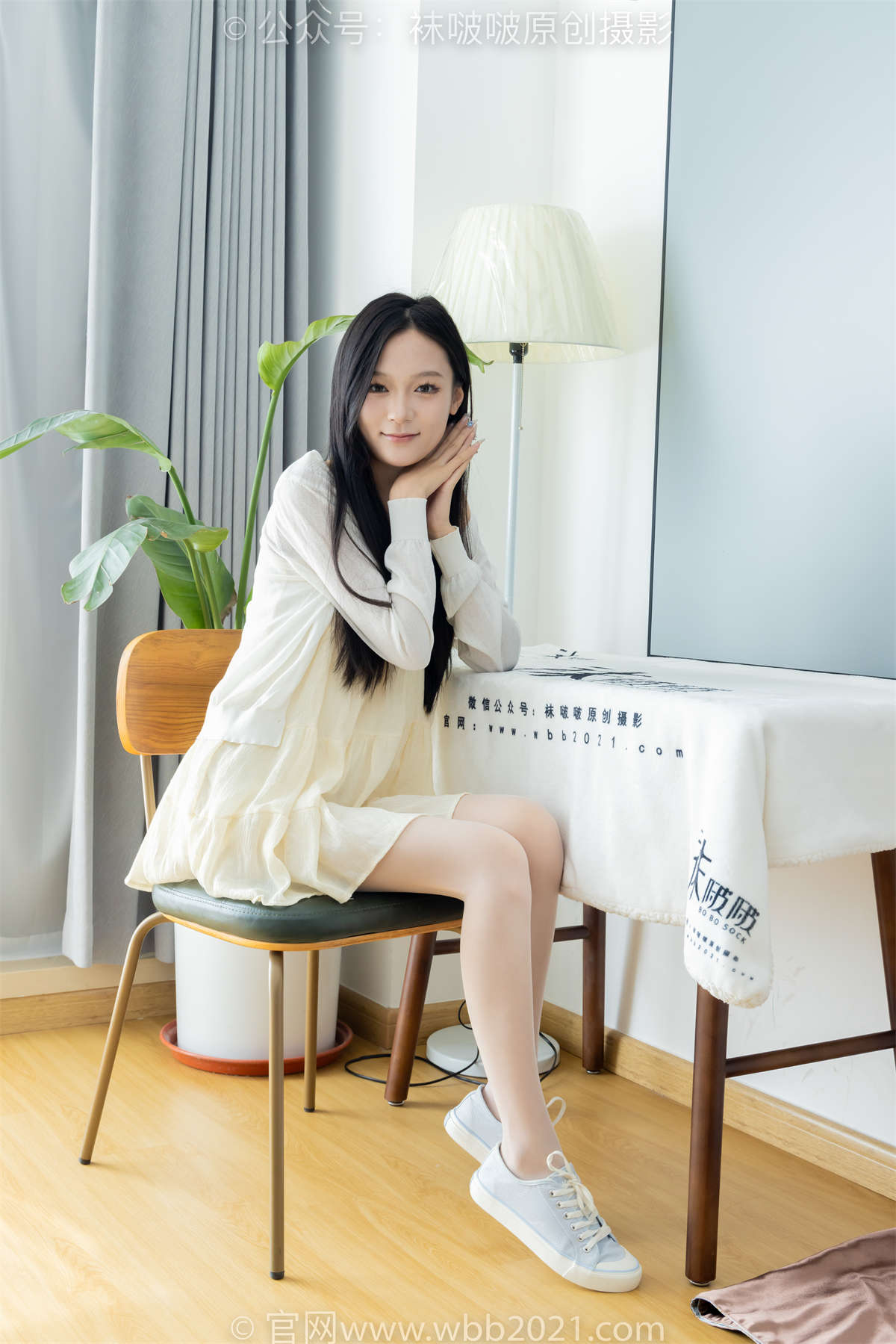 袜啵啵 No.517 焦糖-帆布鞋、薄白丝（脚尖加固款）花絮版-日更街拍