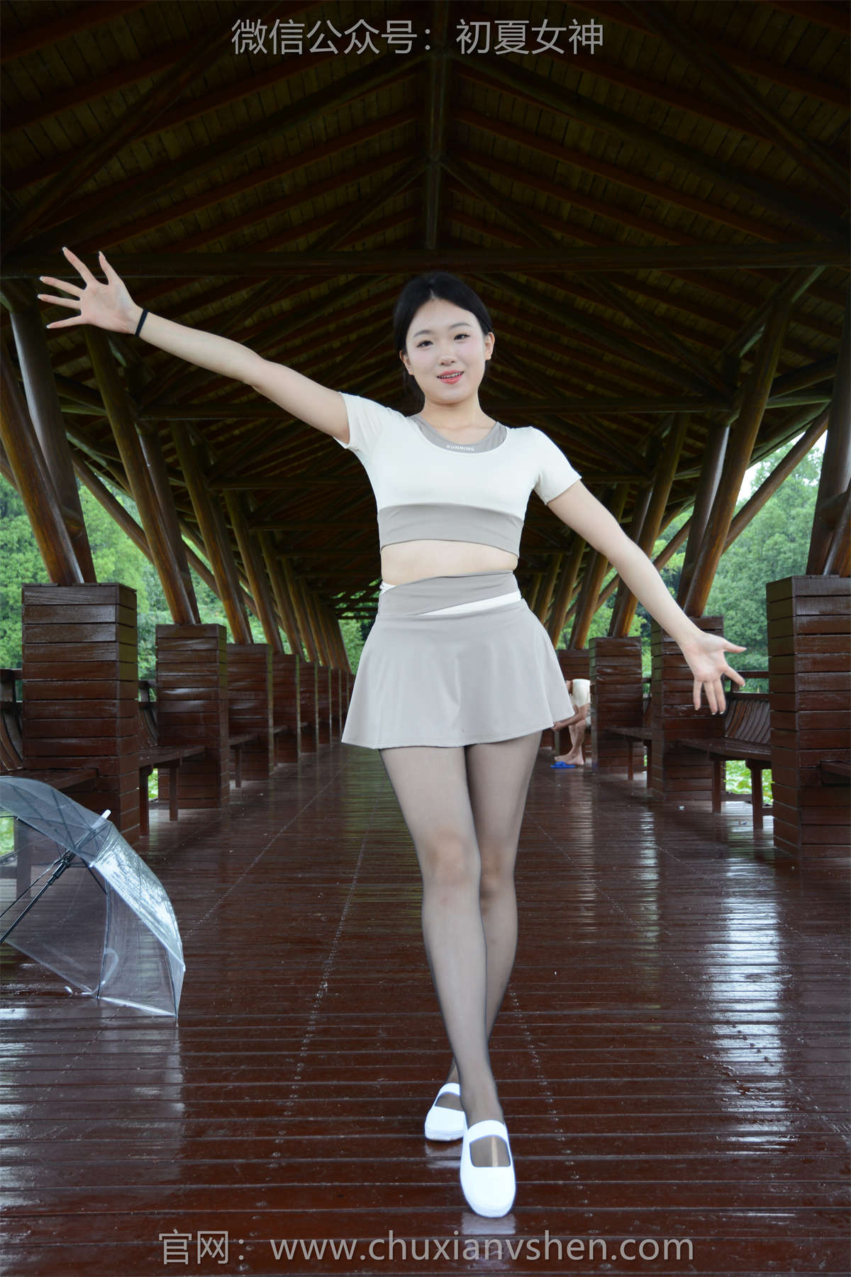 初夏女神 NO.279 环环 黑白一带-日更街拍