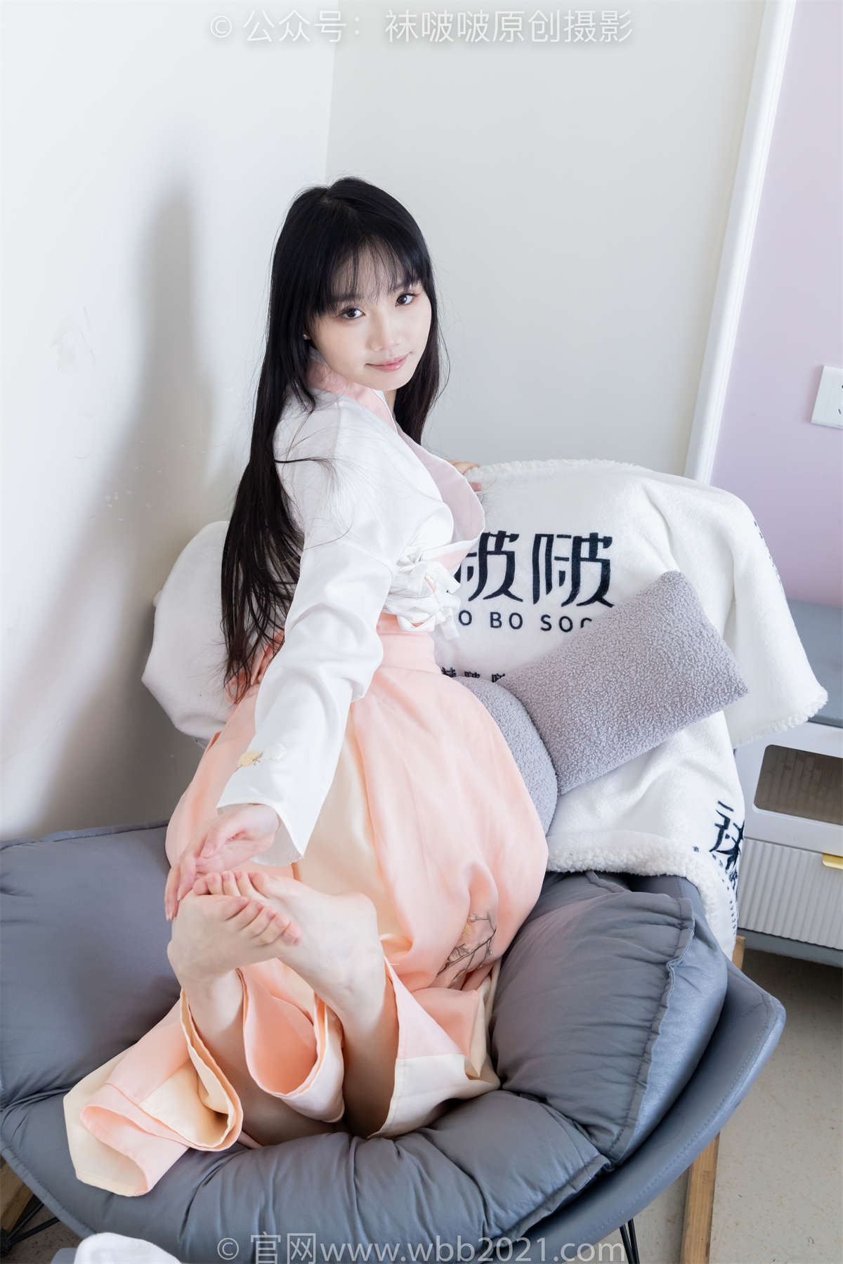 图片[2]-袜啵啵 No.518 甜甜圈-平底鞋、白棉袜、裸足、汉服古装 超长花絮版-日更街拍