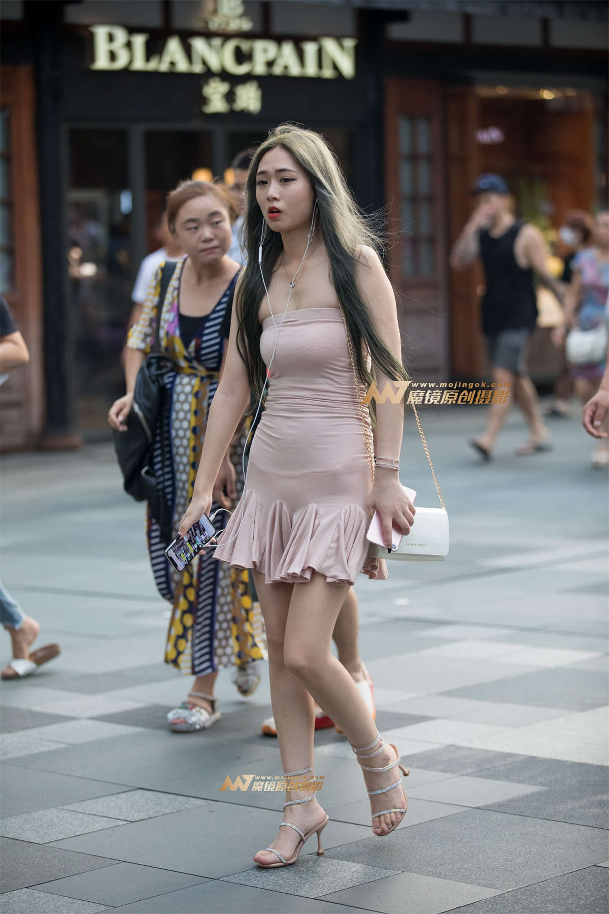 【凯恩赛帖】性感贴身短裙-日更街拍