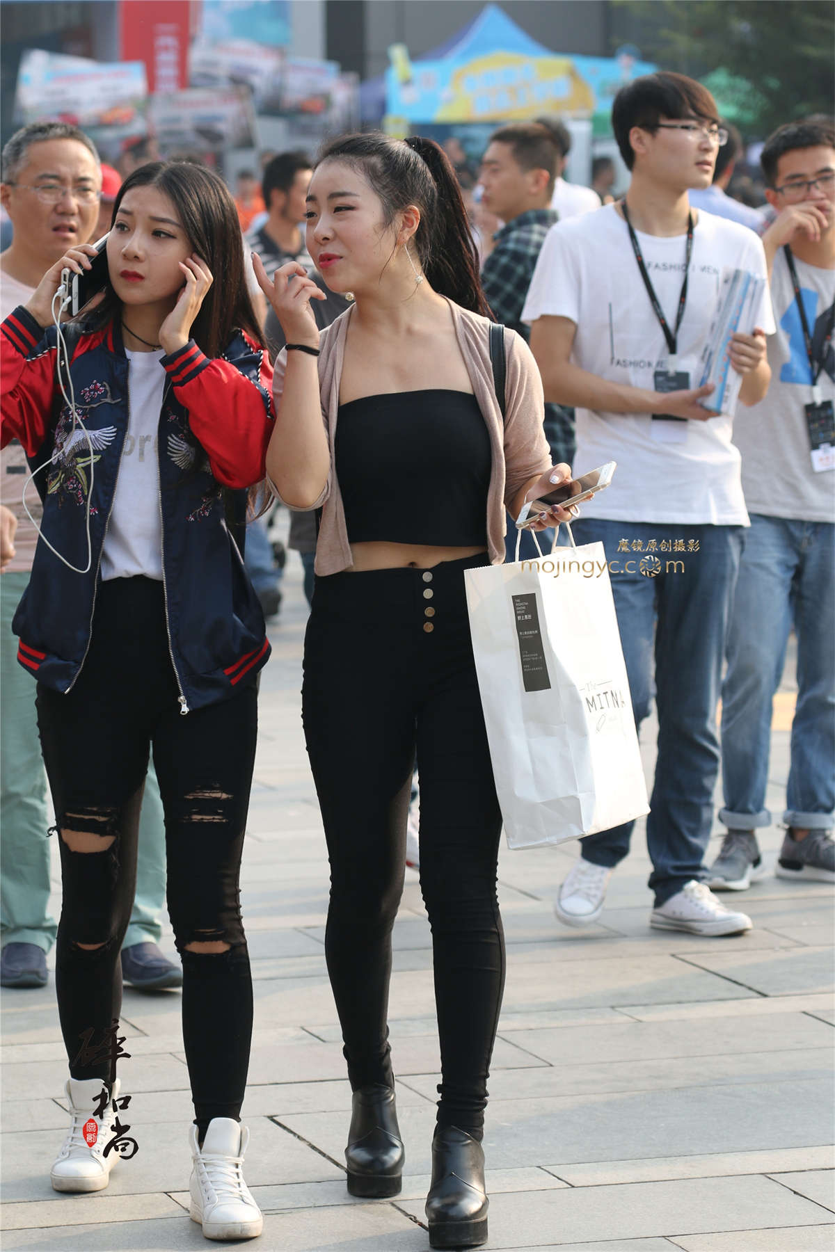 图片[2]-（车展外场）抹胸紧身黑裤（15P）-日更街拍