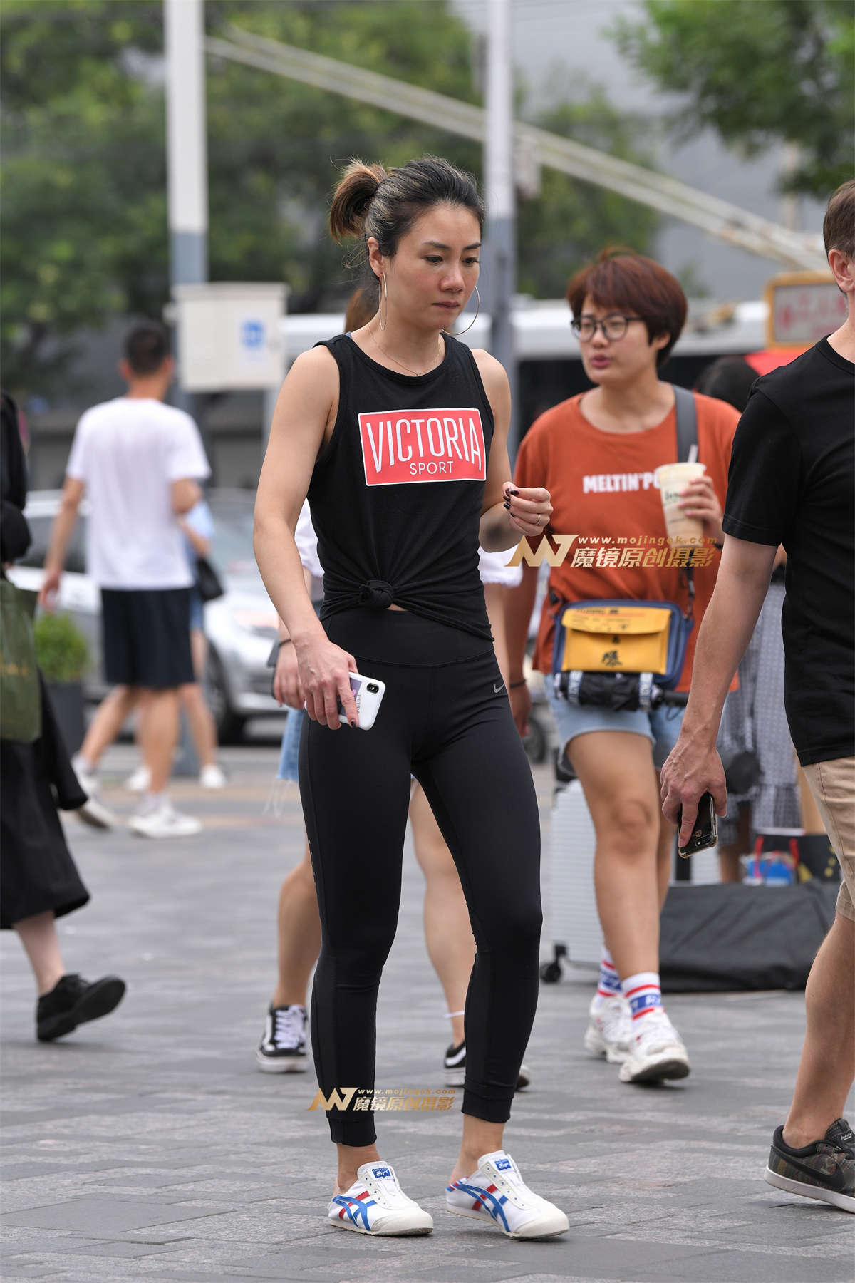 【久久赛帖】紧身瑜伽黑裤-日更街拍