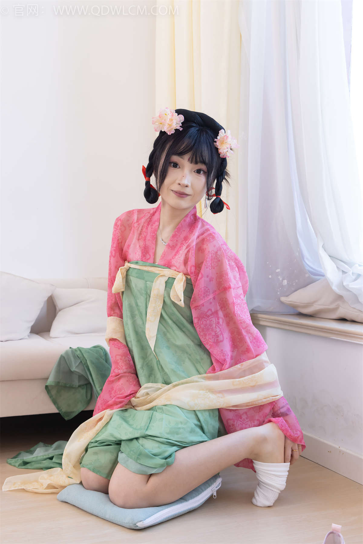 图片[2]-物恋传媒 NO.2297 嘟嘟-布鞋、白棉袜、古装、半脱袜子剧情-日更街拍