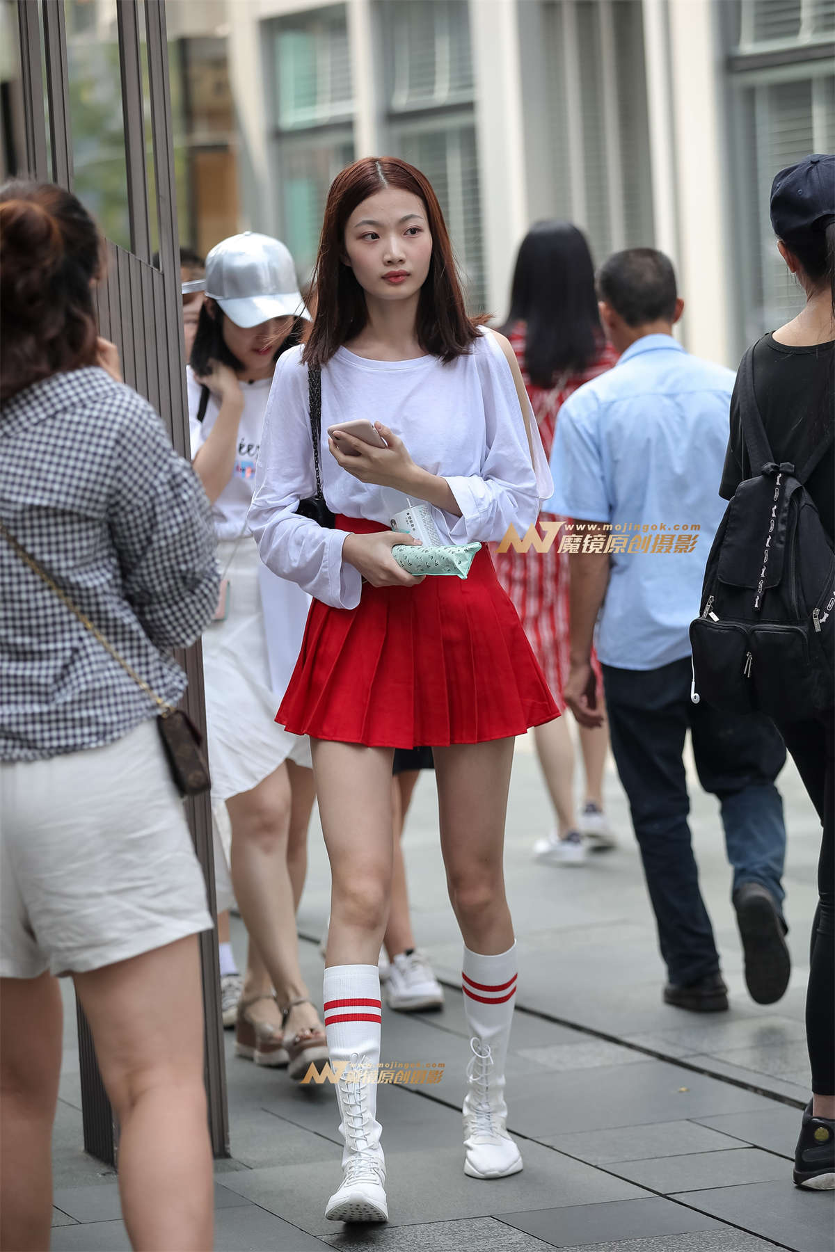 【凯恩赛帖】秀丽长腿女孩 性感的百褶裙-日更街拍