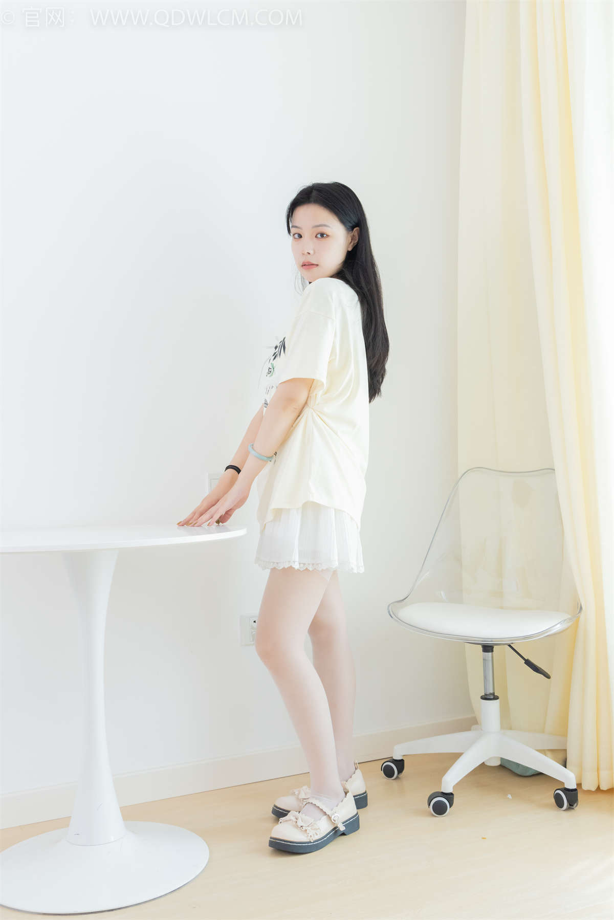 图片[2]-物恋传媒 NO.2046 舒舒-爱也有时差-日更街拍