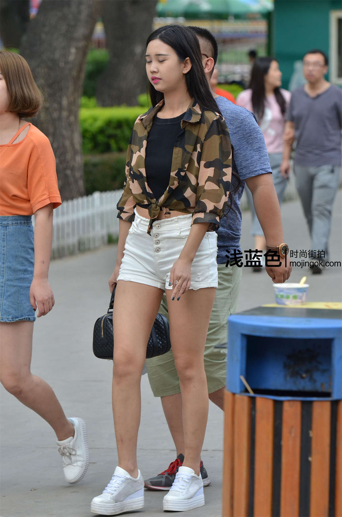 图片[2]-漏脐白短裤（25p）-日更街拍