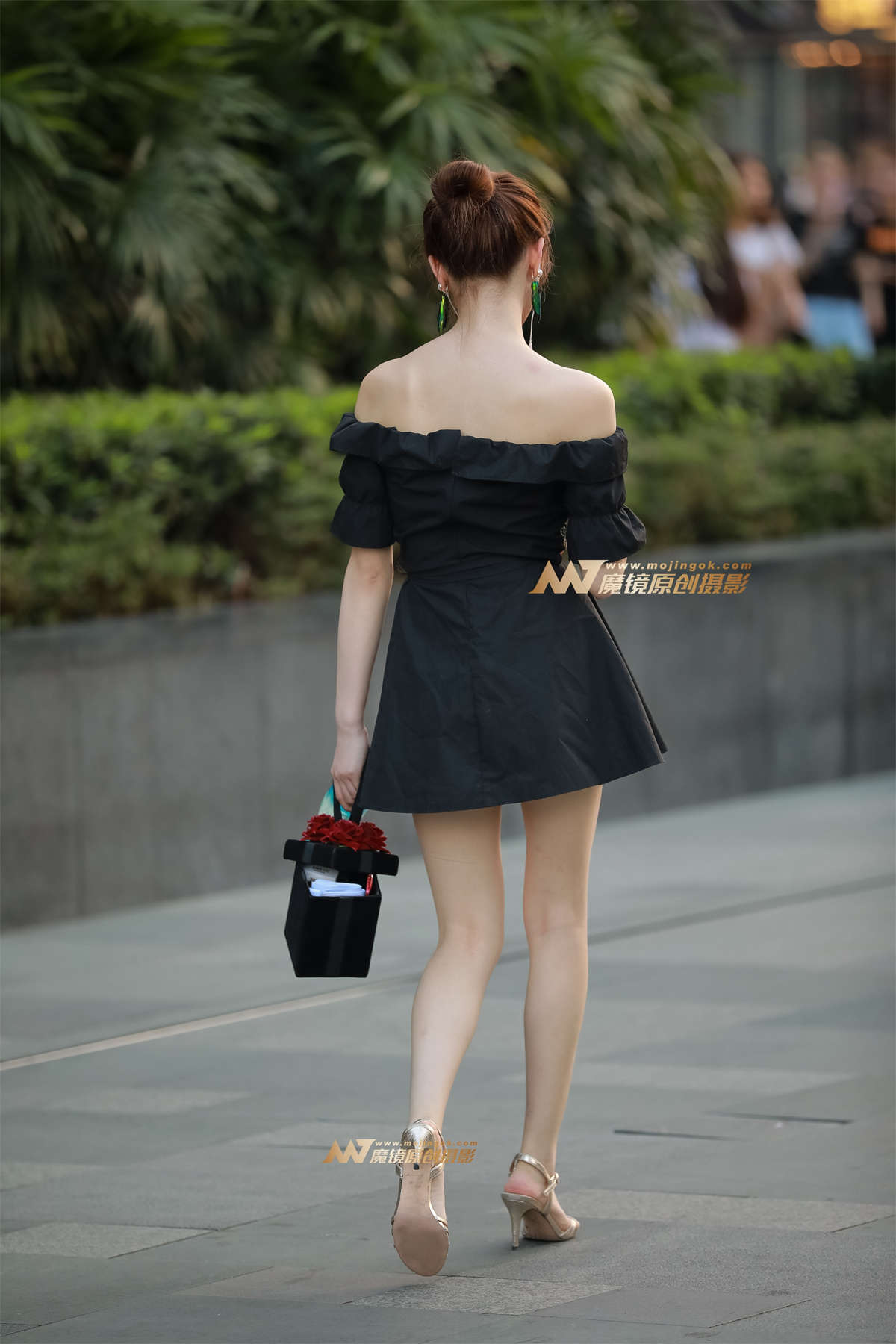 图片[2]-【凯恩赛帖】雪白肌肤美腿女孩-日更街拍