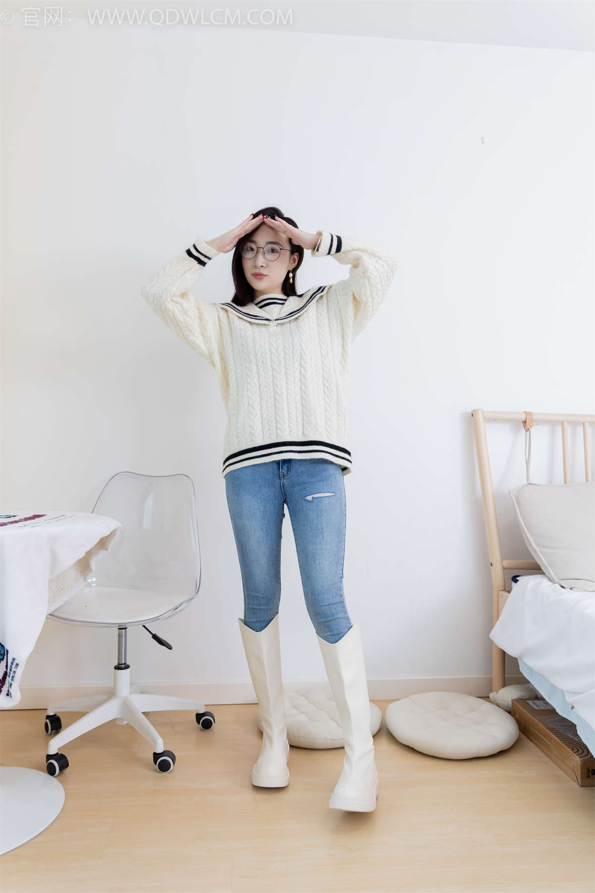 图片[2]-物恋传媒 NO.2302 恬恬-长靴、厚白丝、裤里丝、瑜伽动作老头乐挠脚剧情-日更街拍