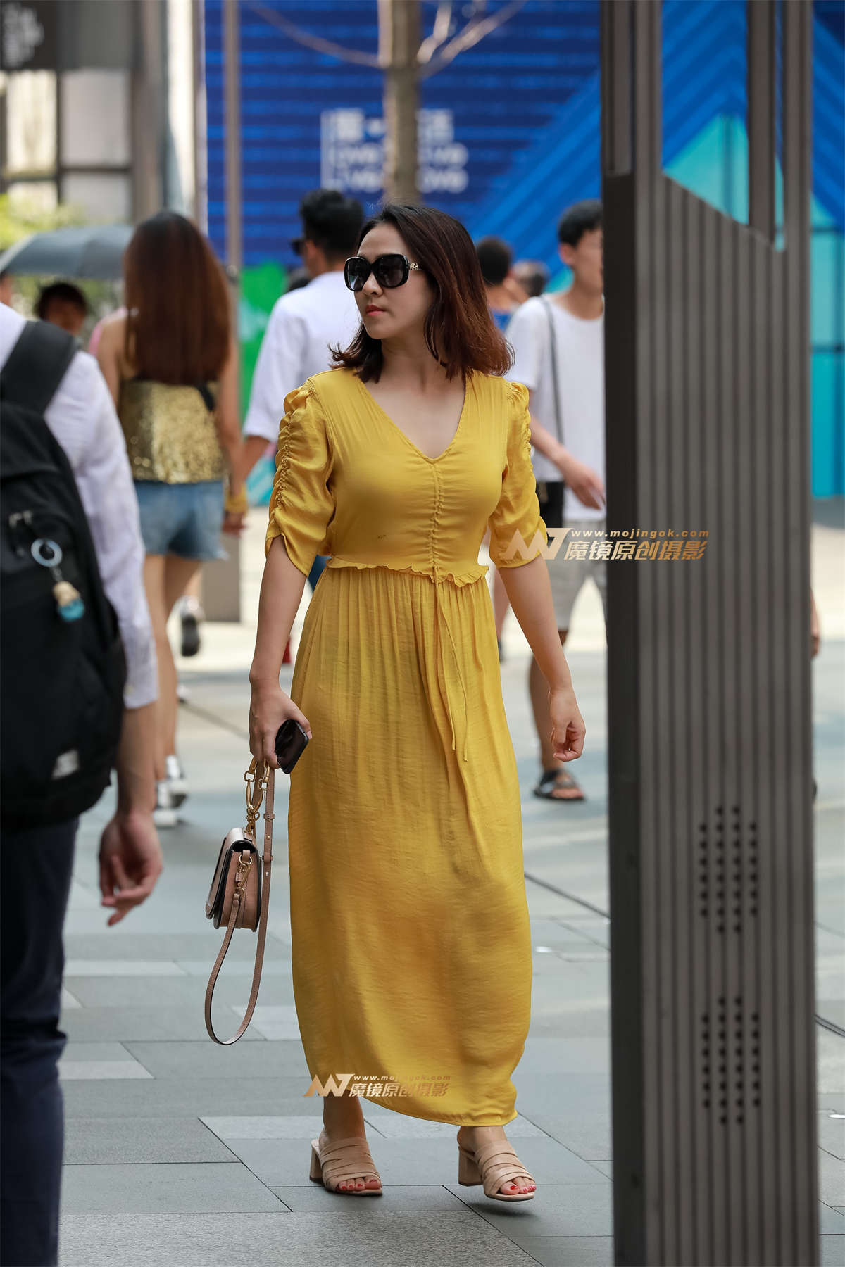 【凯恩赛帖】养眼的黄裙-日更街拍