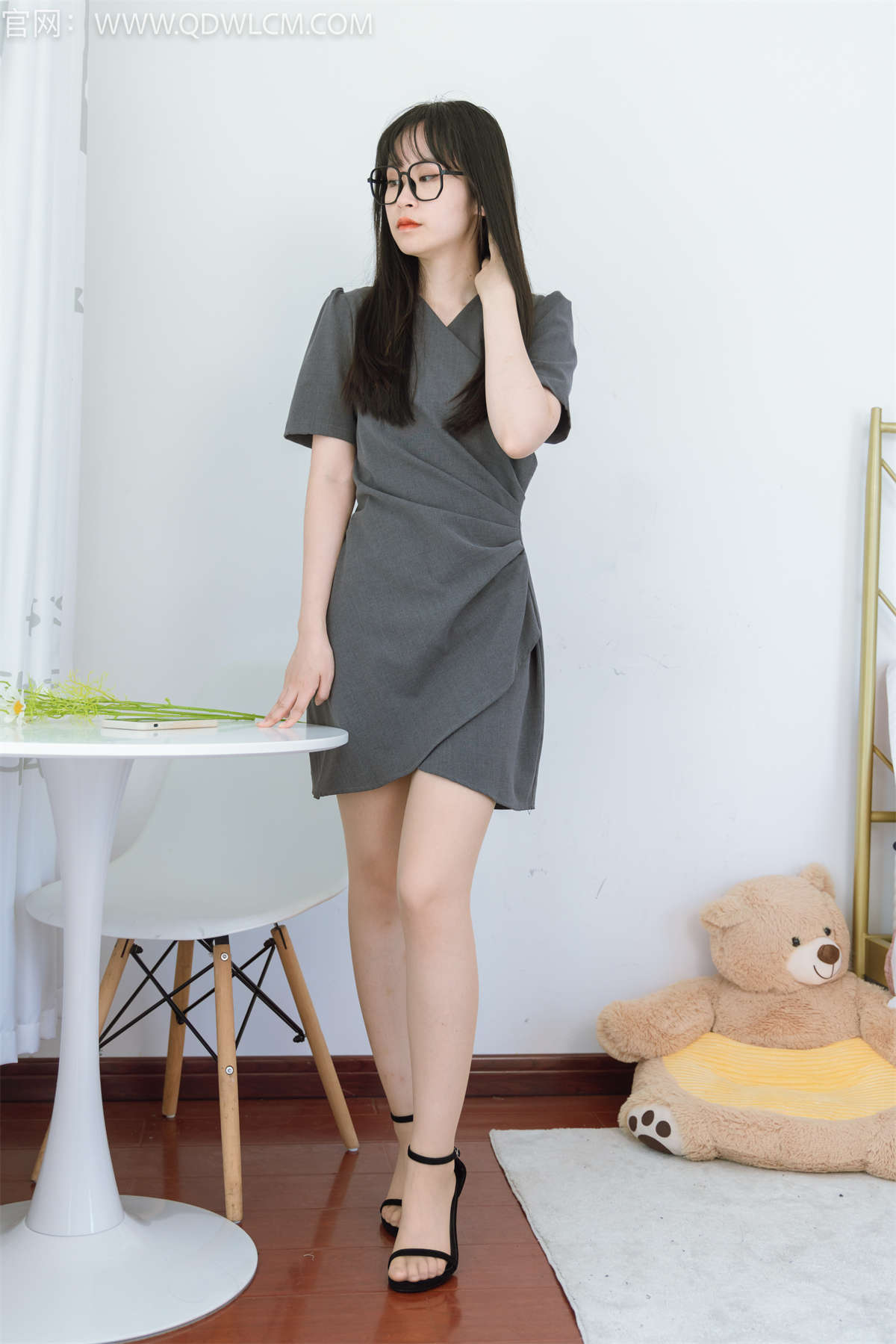 物恋传媒 NO.1307 兮兮-仰望星空-日更街拍