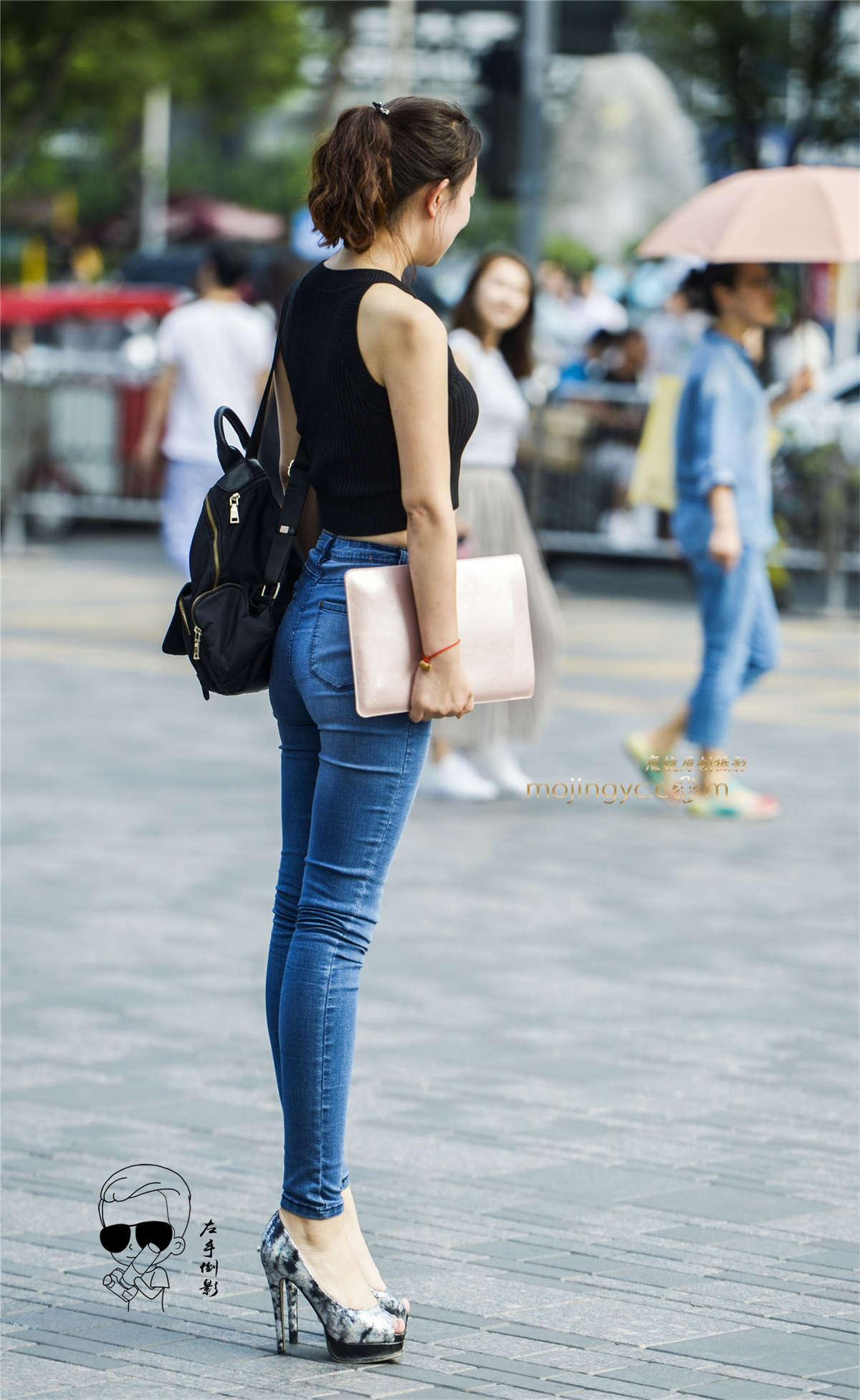 牛仔裤包美臀显魅力{2016-12-29-11pP}-日更街拍