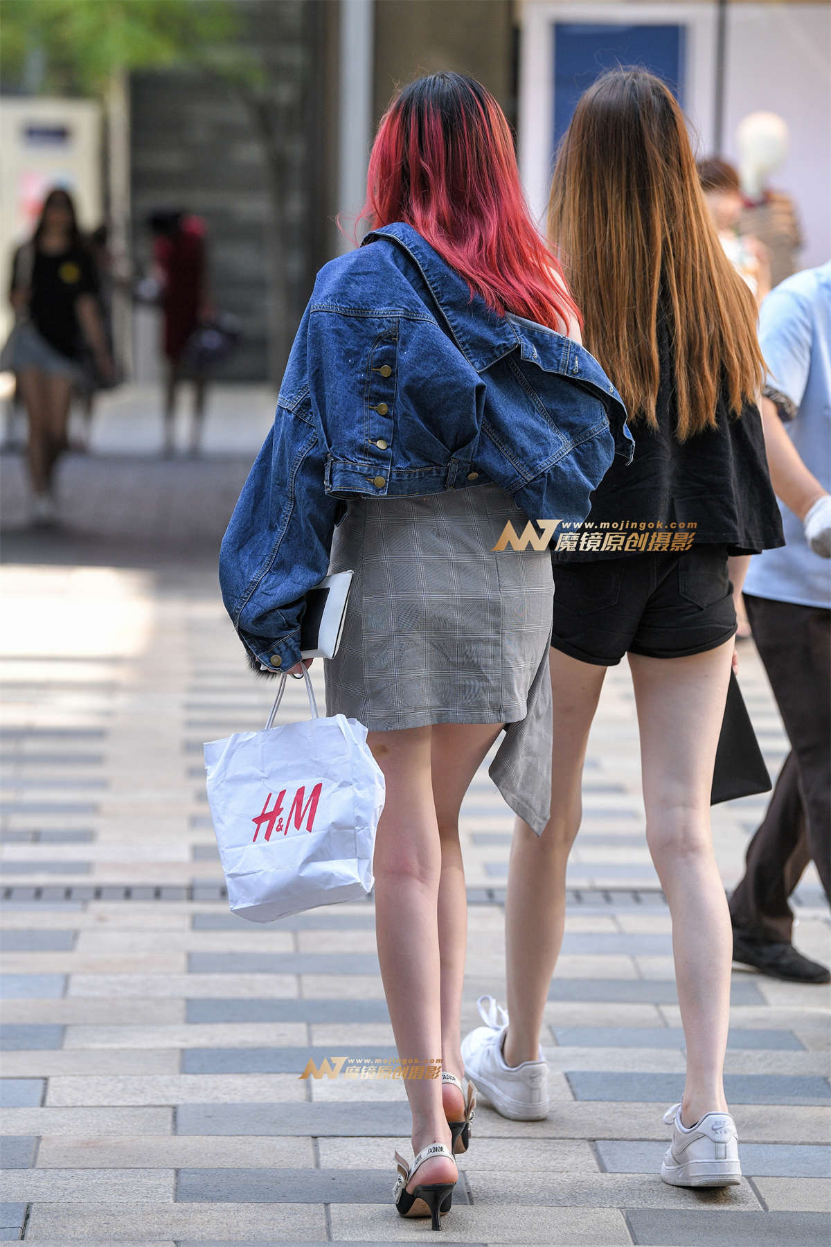 图片[2]-【久久赛帖】俩个大长腿美女-日更街拍