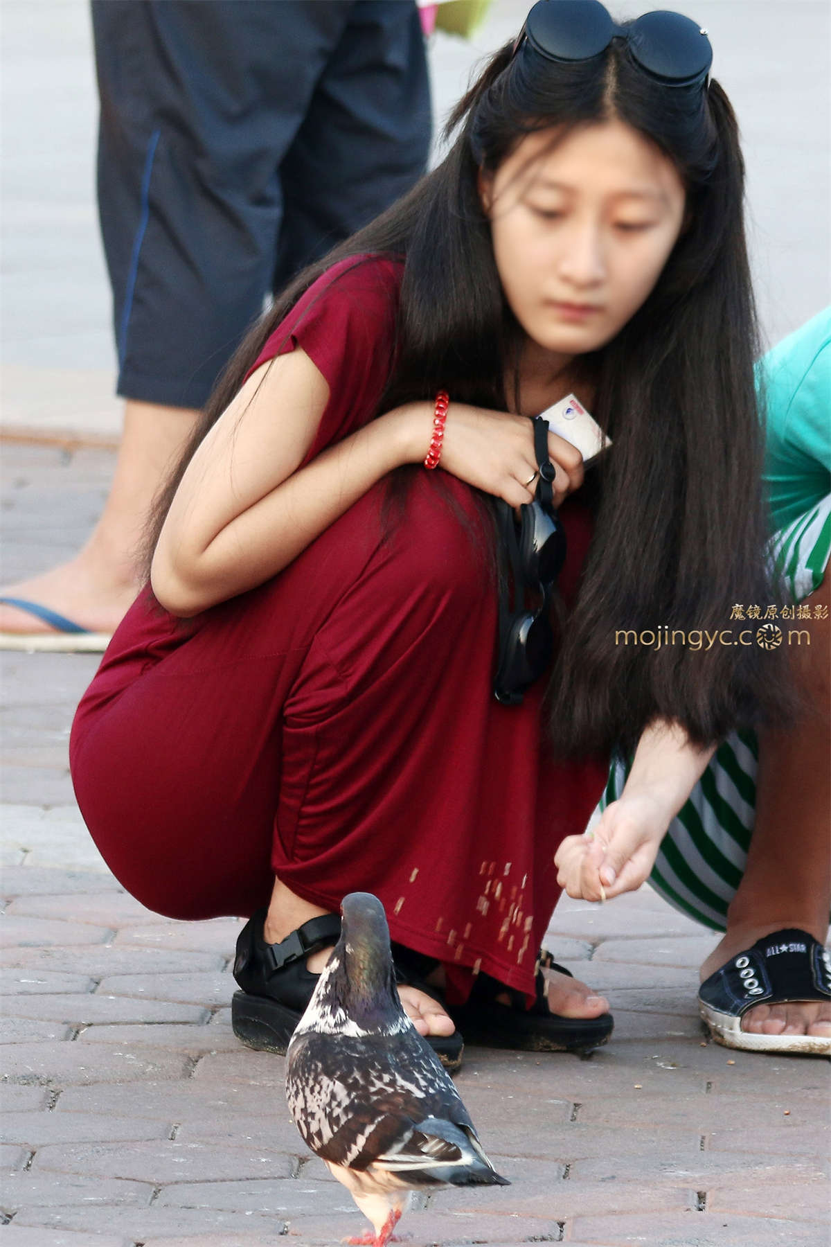 第70篇★红长裙，薄而透★-26P-日更街拍