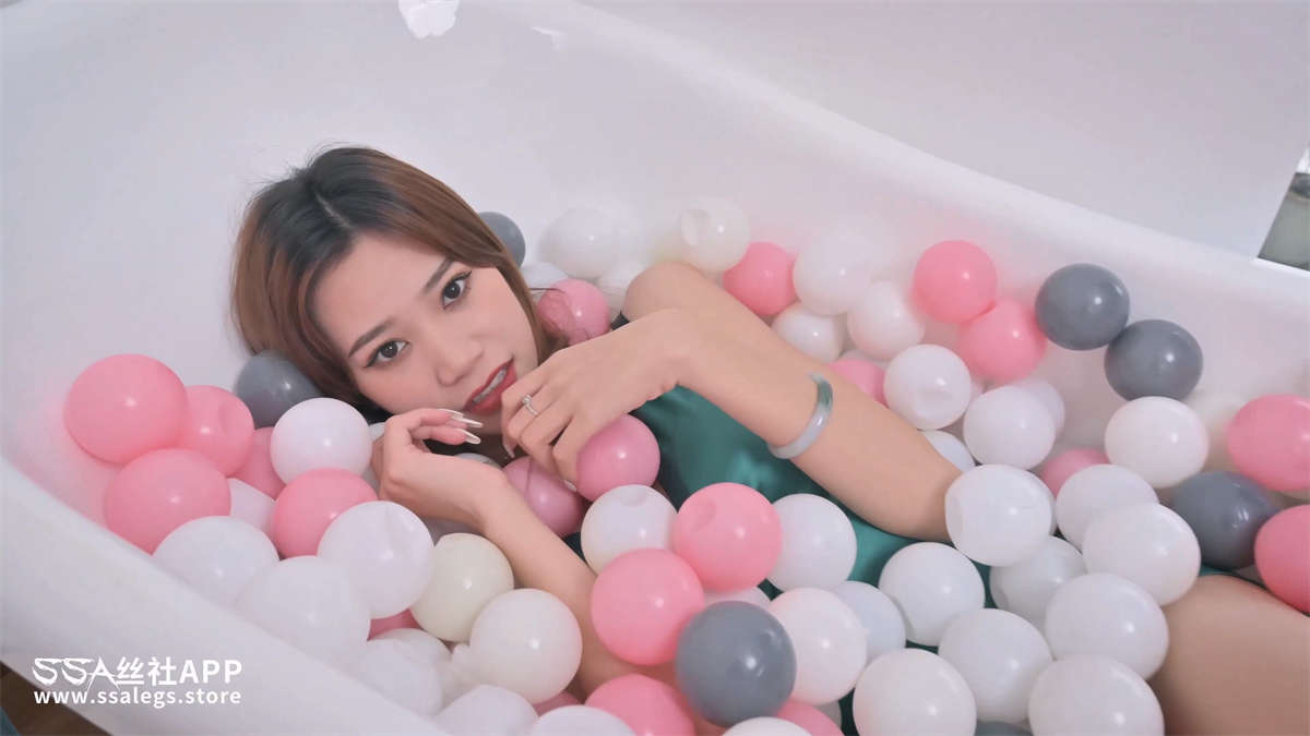 SSA丝社视频 NO.0120 素人 肉丝袜-日更街拍