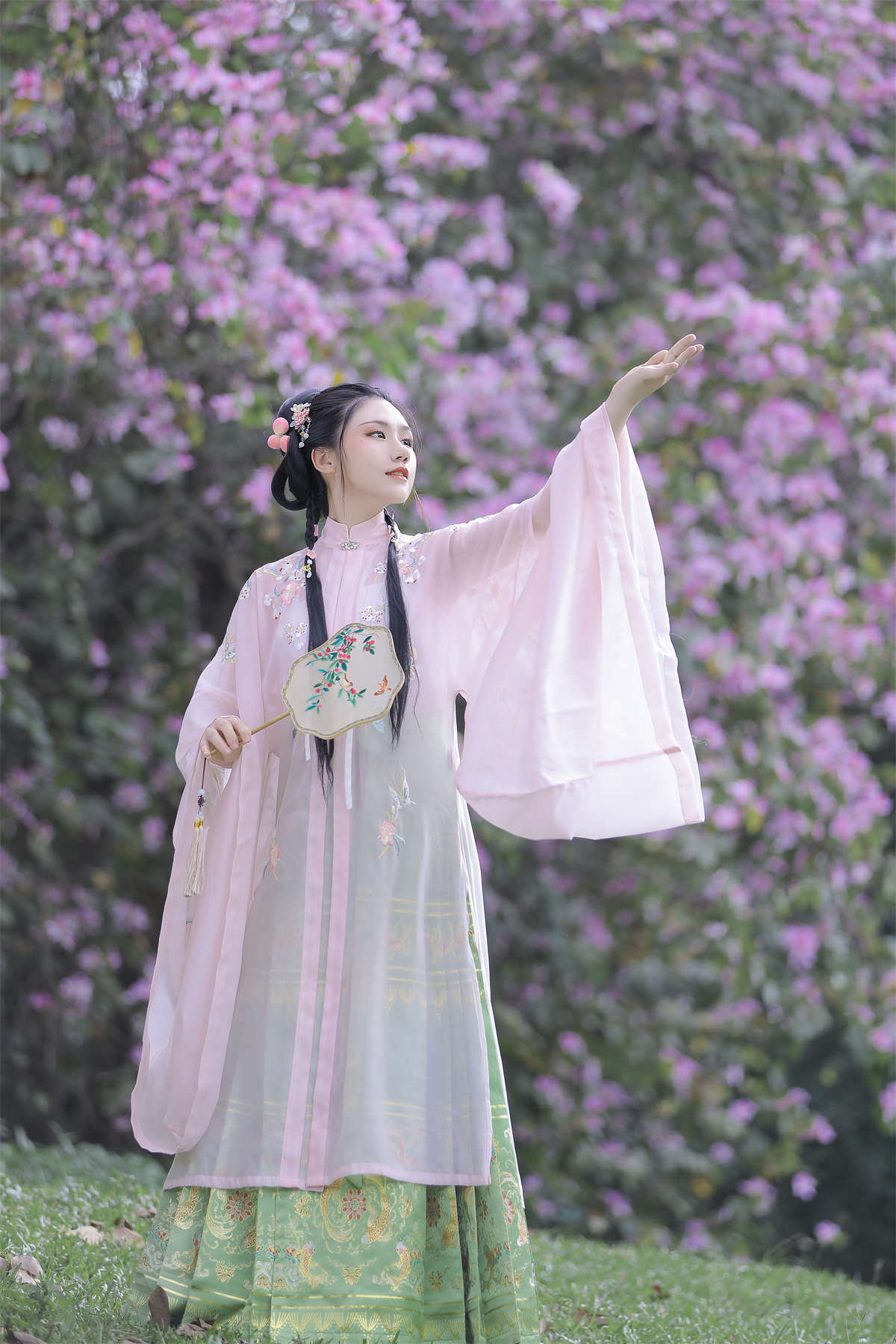 YITUYU艺图语 2022.04.24 紫荆枝 木木-日更街拍