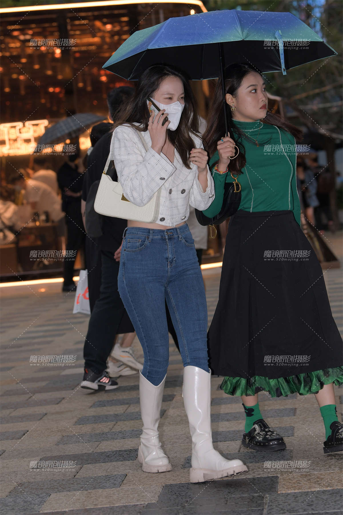 图片[2]-蓝色牛仔裤美女-日更街拍