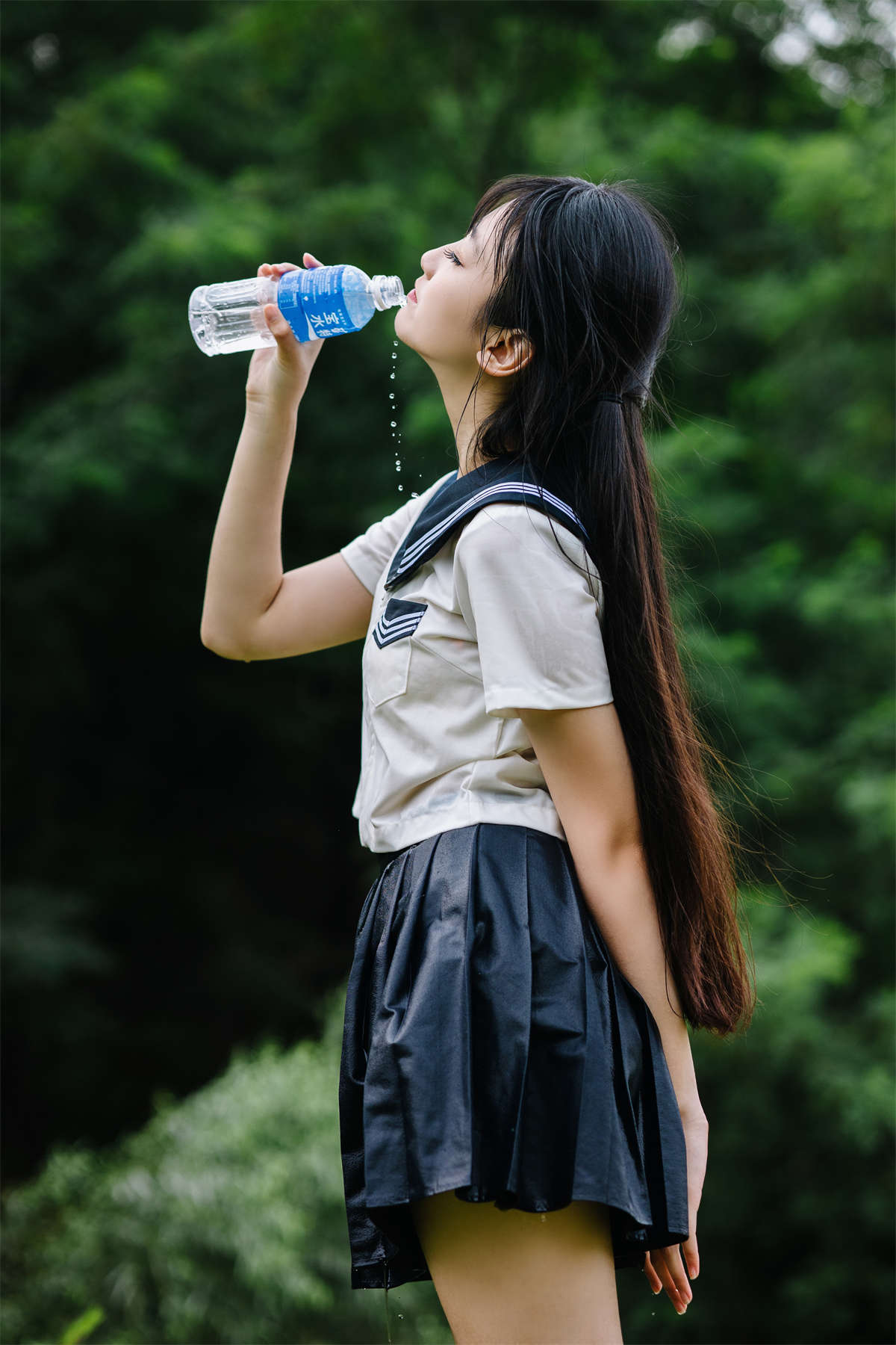 YITUYU艺图语 2024.02.28 JK水少女 捏捏新酱-日更街拍