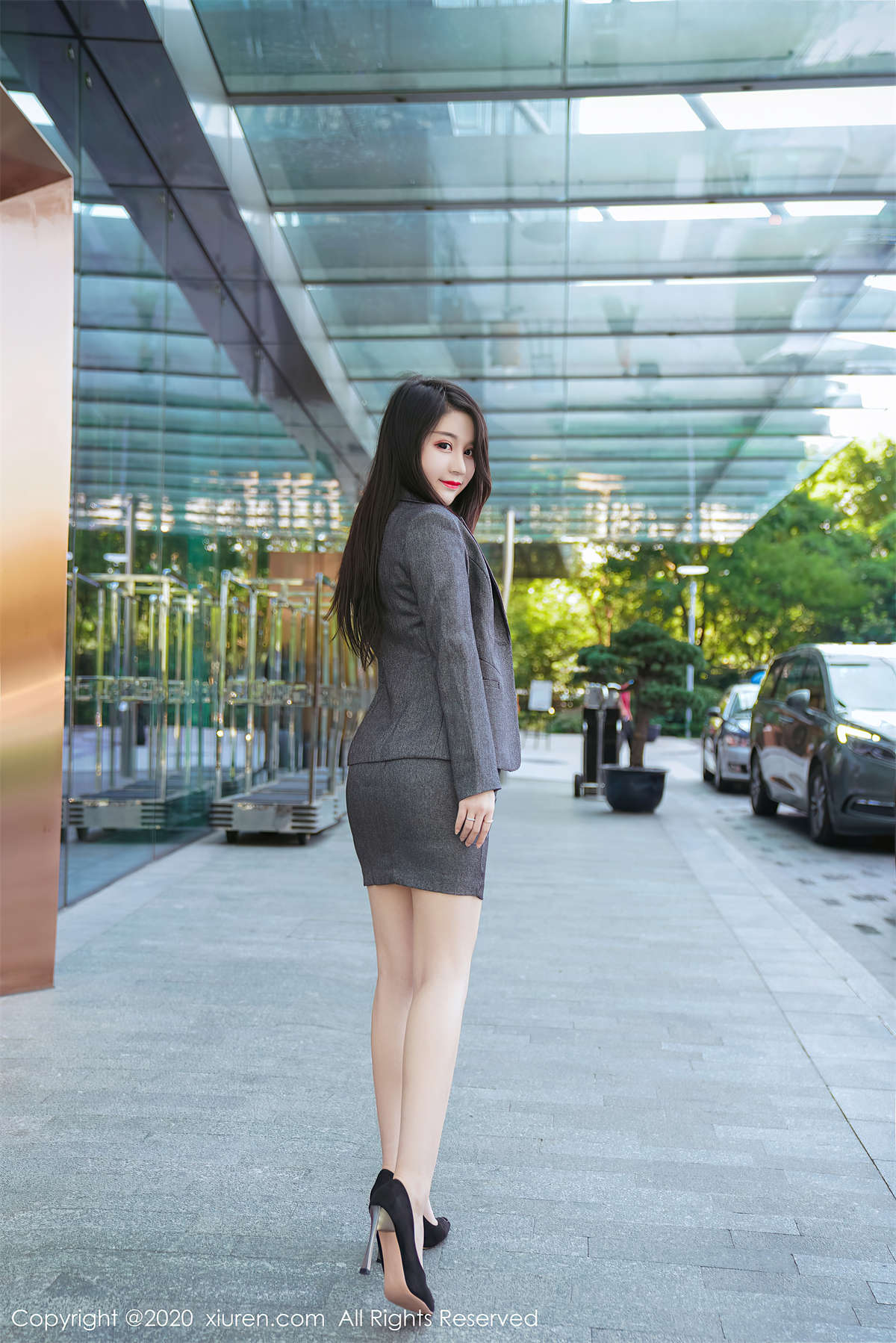 Xiuren秀人网 2020.10.09 NO.2628 美七Mia-日更街拍
