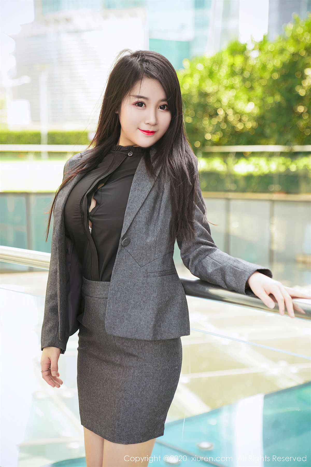 图片[2]-Xiuren秀人网 2020.10.09 NO.2628 美七Mia-日更街拍