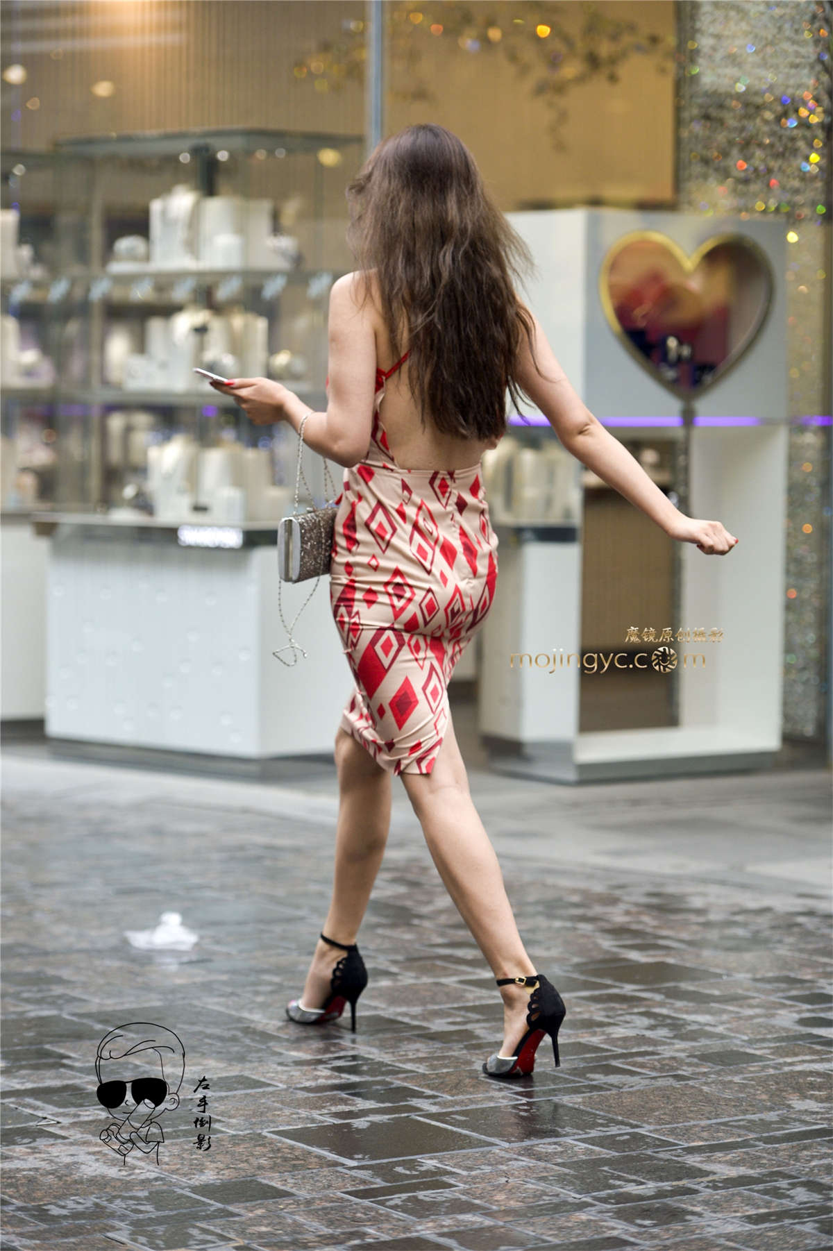 香肩紧裙显魅力（2016-12-20-12P）-日更街拍