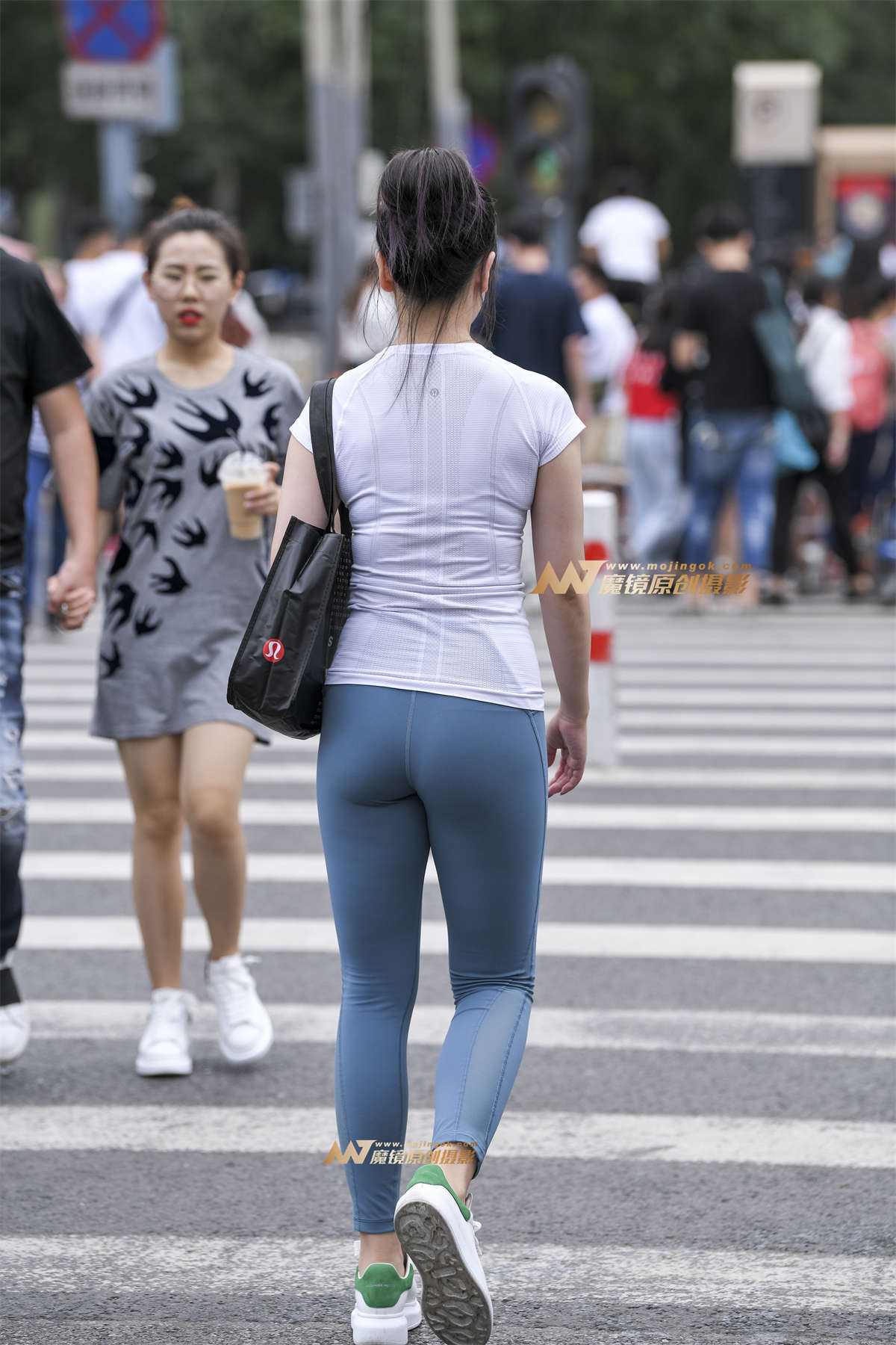 图片[2]-【久久赛帖】浅蓝色瑜伽裤美女-日更街拍