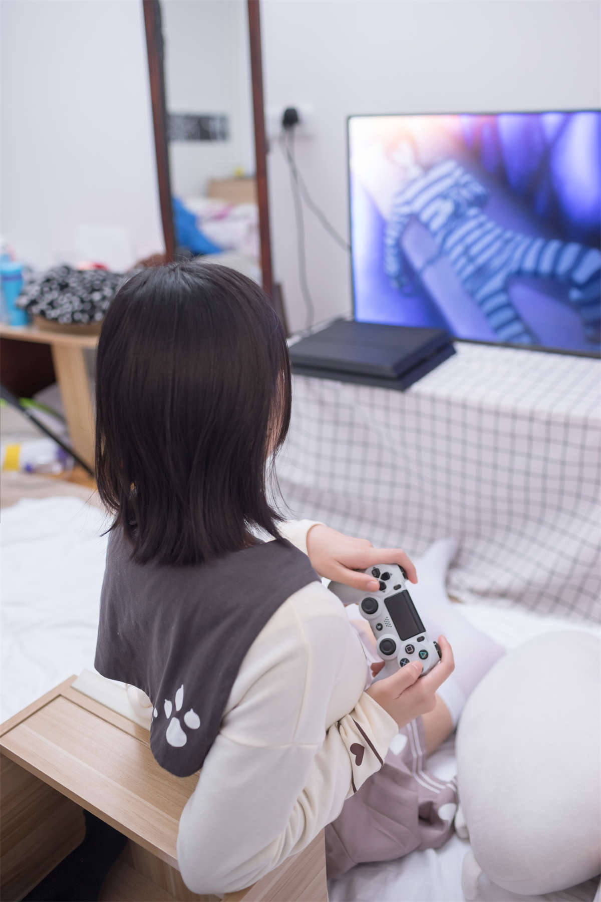 图片[2]-轻兰映画 VOL.011 游戏少女的白丝-日更街拍