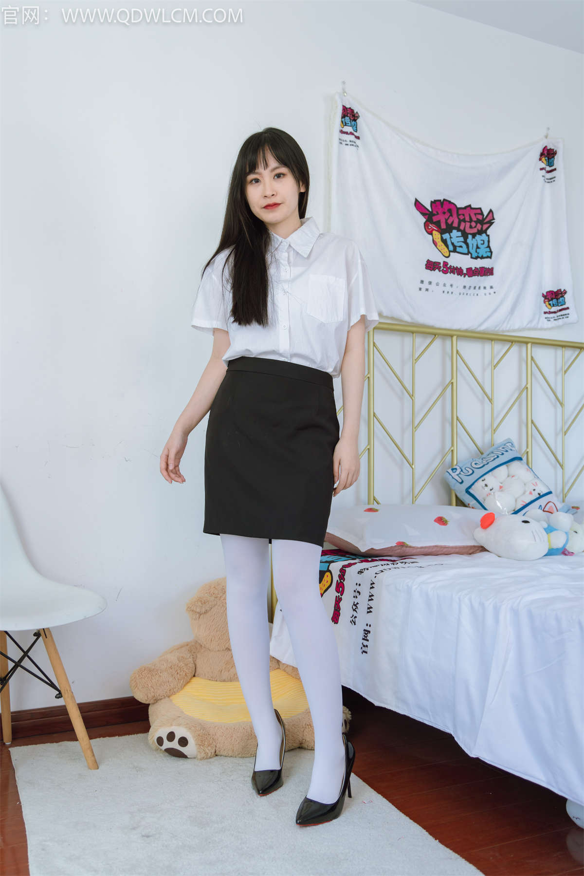 物恋传媒 NO.1392 兮兮-绚烂野蔷薇-日更街拍