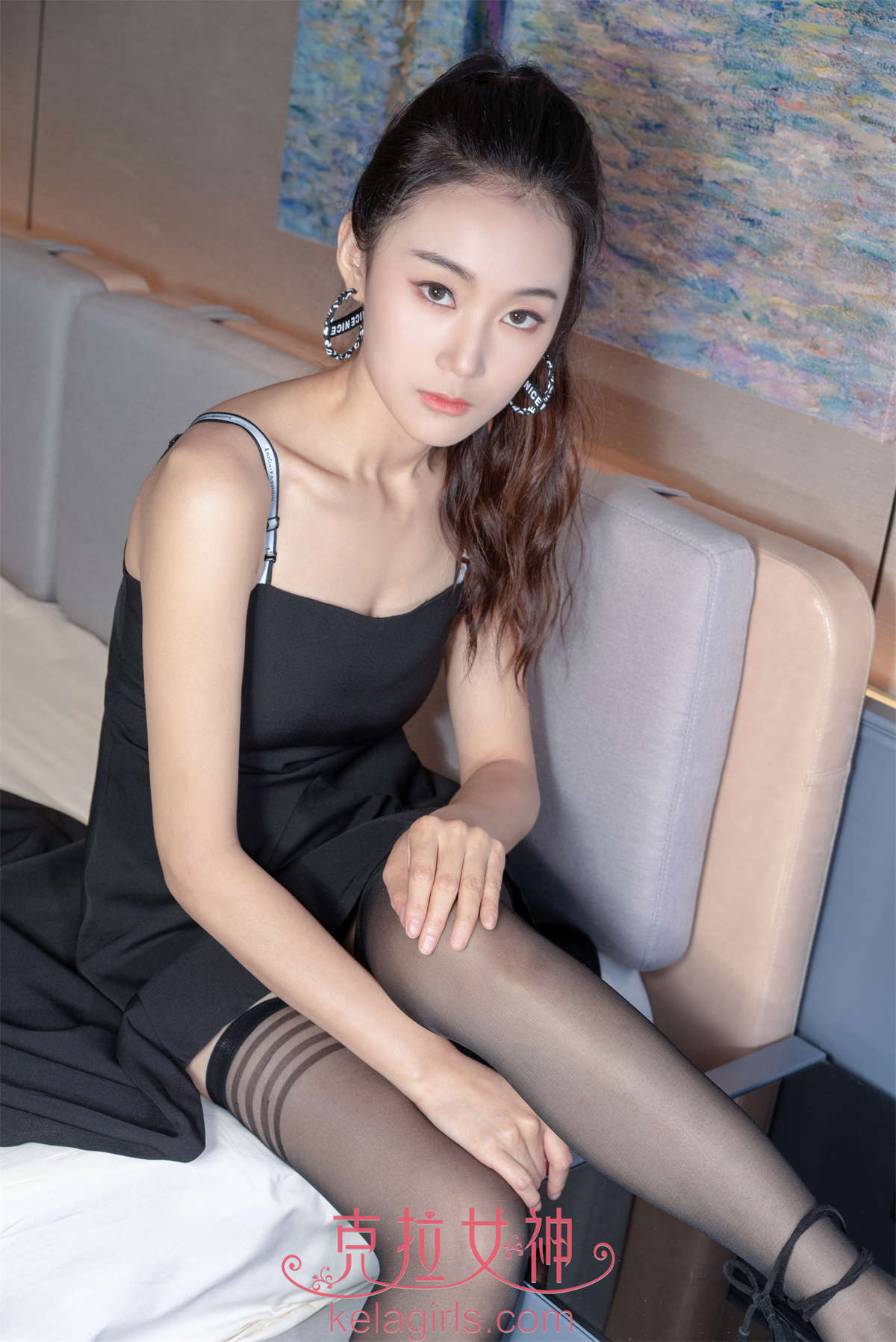 Kelagirls克拉女神 2019.10.02《脱丝洗袜》赵敏-日更街拍