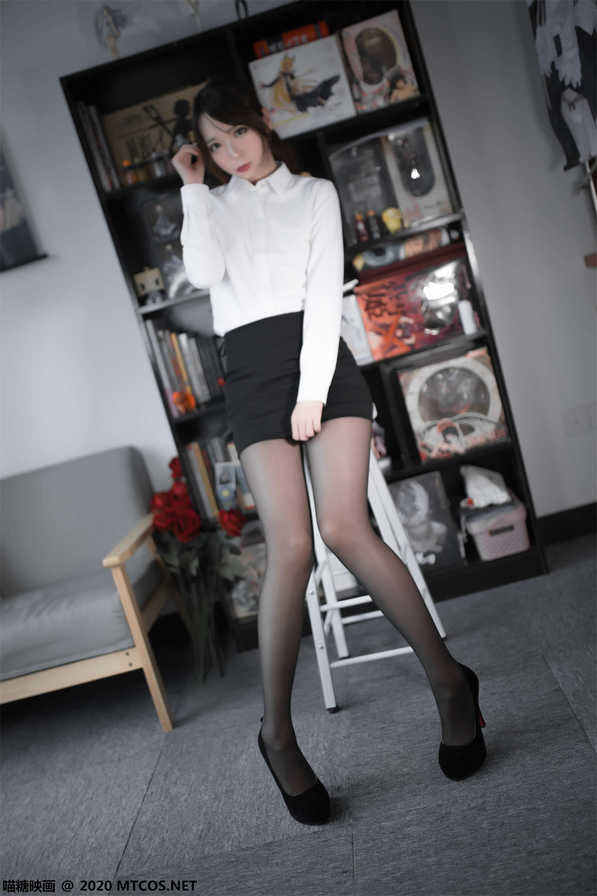 图片[2]-喵糖映画 VOL.312 泳池萌妹-日更街拍