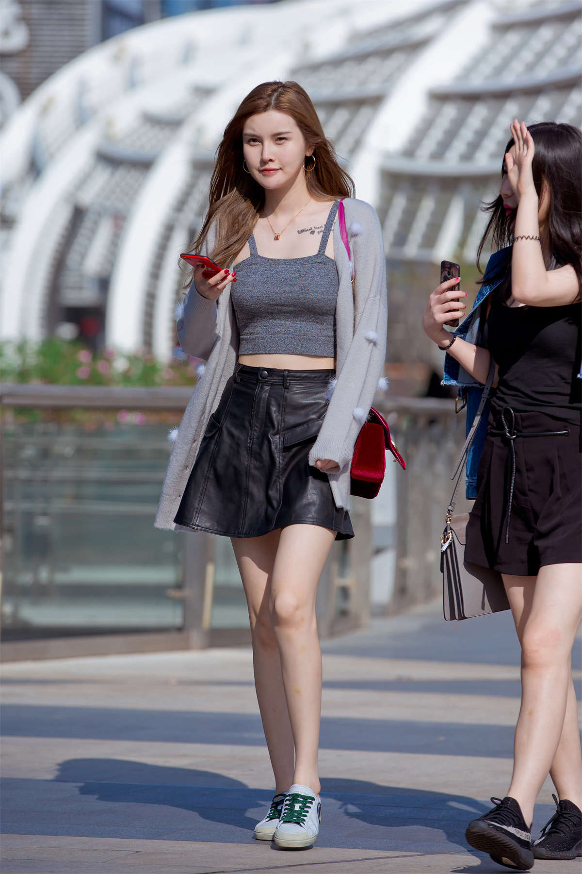 图片[2]-短裙，裸腿，运动鞋（12）-日更街拍