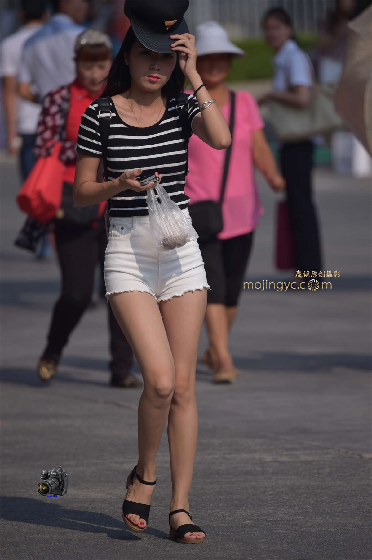 图片[2]-2015-07-10翘臀白短裤美眉（17P）-日更街拍