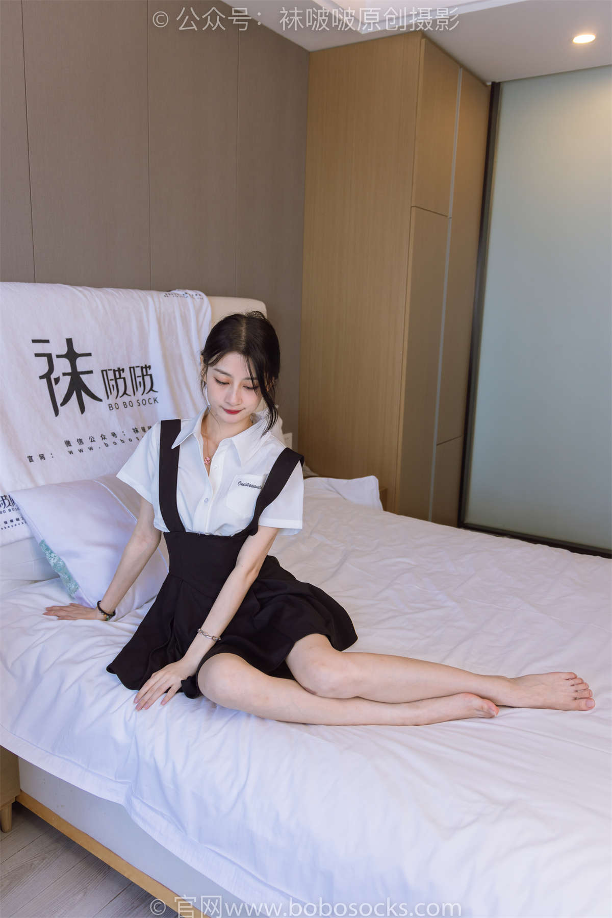 袜啵啵 No.180 苏苏-高跟鞋、肉丝（脚尖微加固款）、裸足（比重较多）、仅花絮版含有脚在盘子里踩酸奶剧情 花絮版插图1