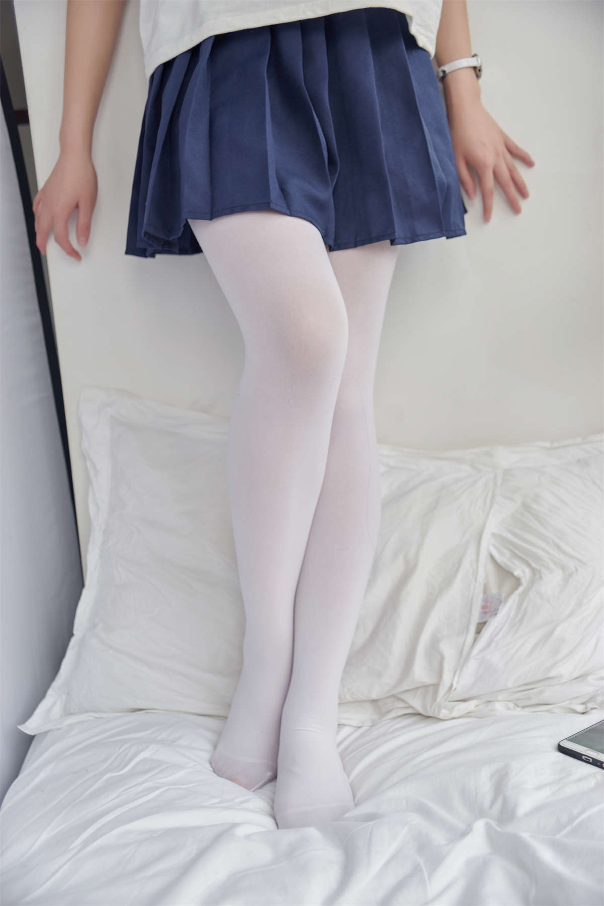 图片[2]-轻兰映画 VOL.018 窗台上的白丝女孩-日更街拍