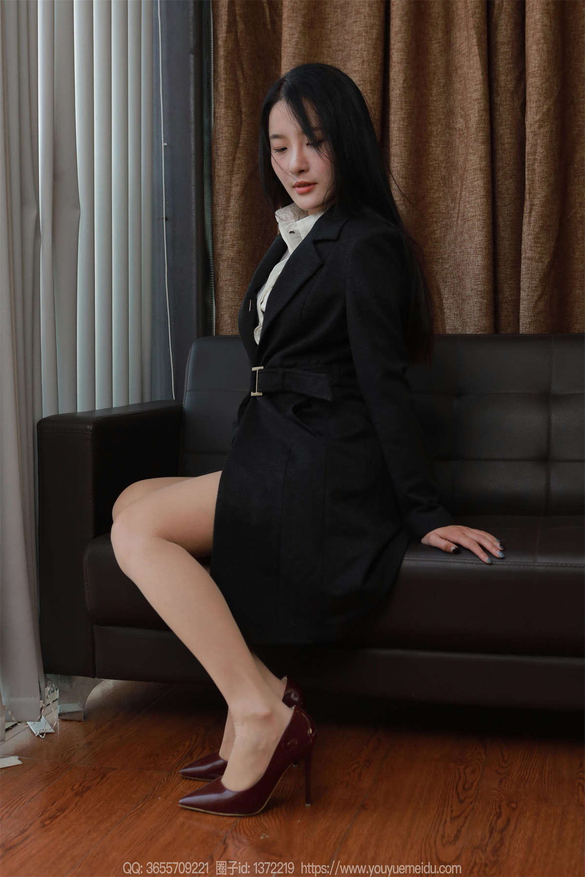 IESS异思趣向 2025.01.01 丝享家1939：婉萍 蓝色指甲-日更街拍