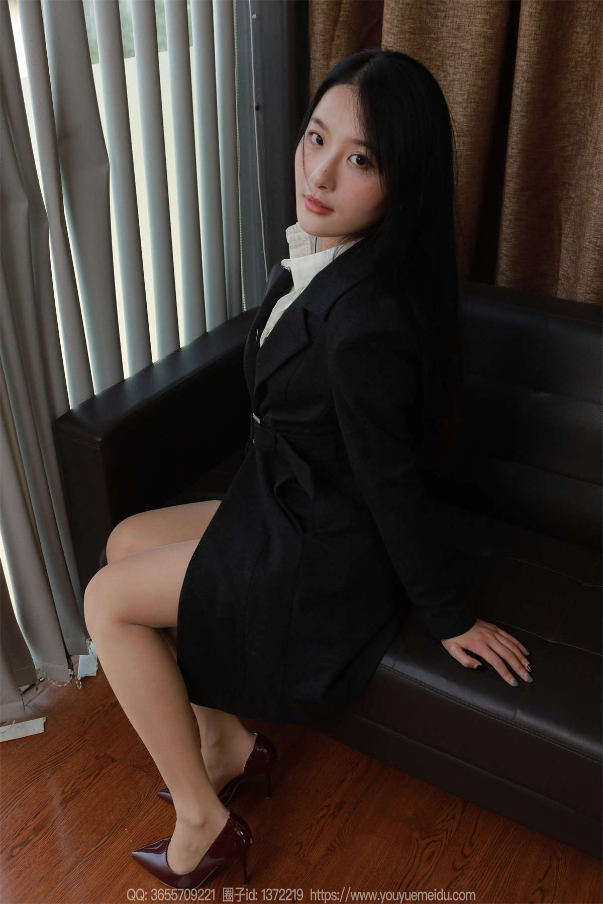 图片[2]-IESS异思趣向 2025.01.01 丝享家1939：婉萍 蓝色指甲-日更街拍