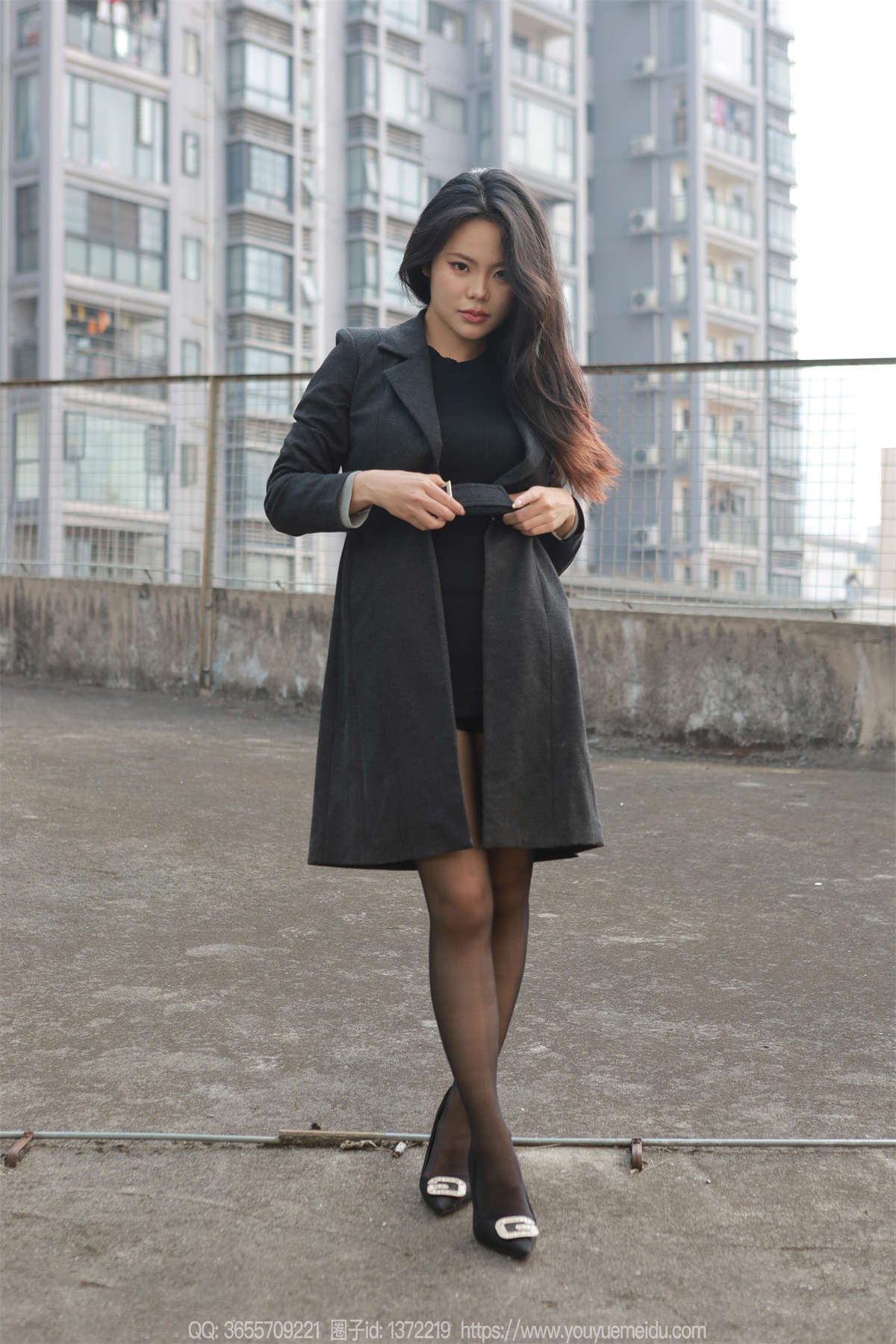 图片[2]-IESS异思趣向 2025.01.02 丝享家1940：兔兔 黑丝女人-日更街拍