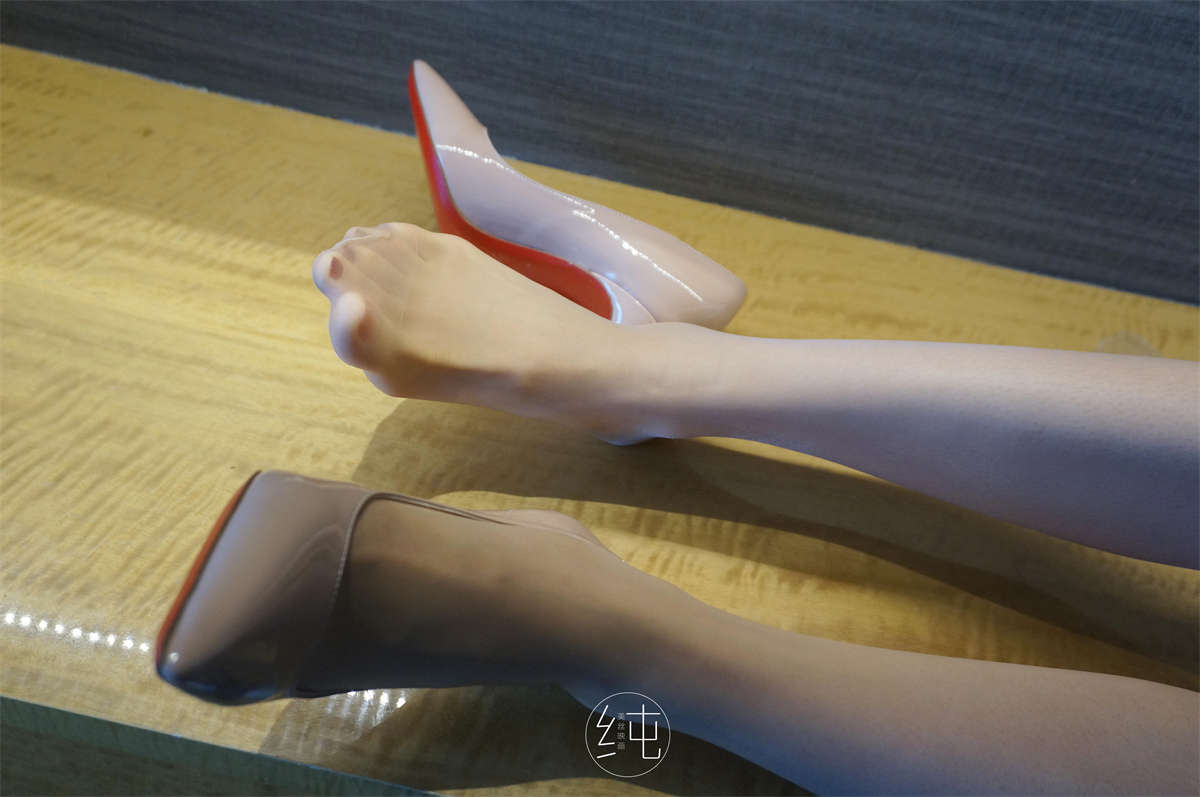 图片[2]-纯·美丝映画 VOL.002 小姐姐酒店浴袍肉丝上集-日更街拍