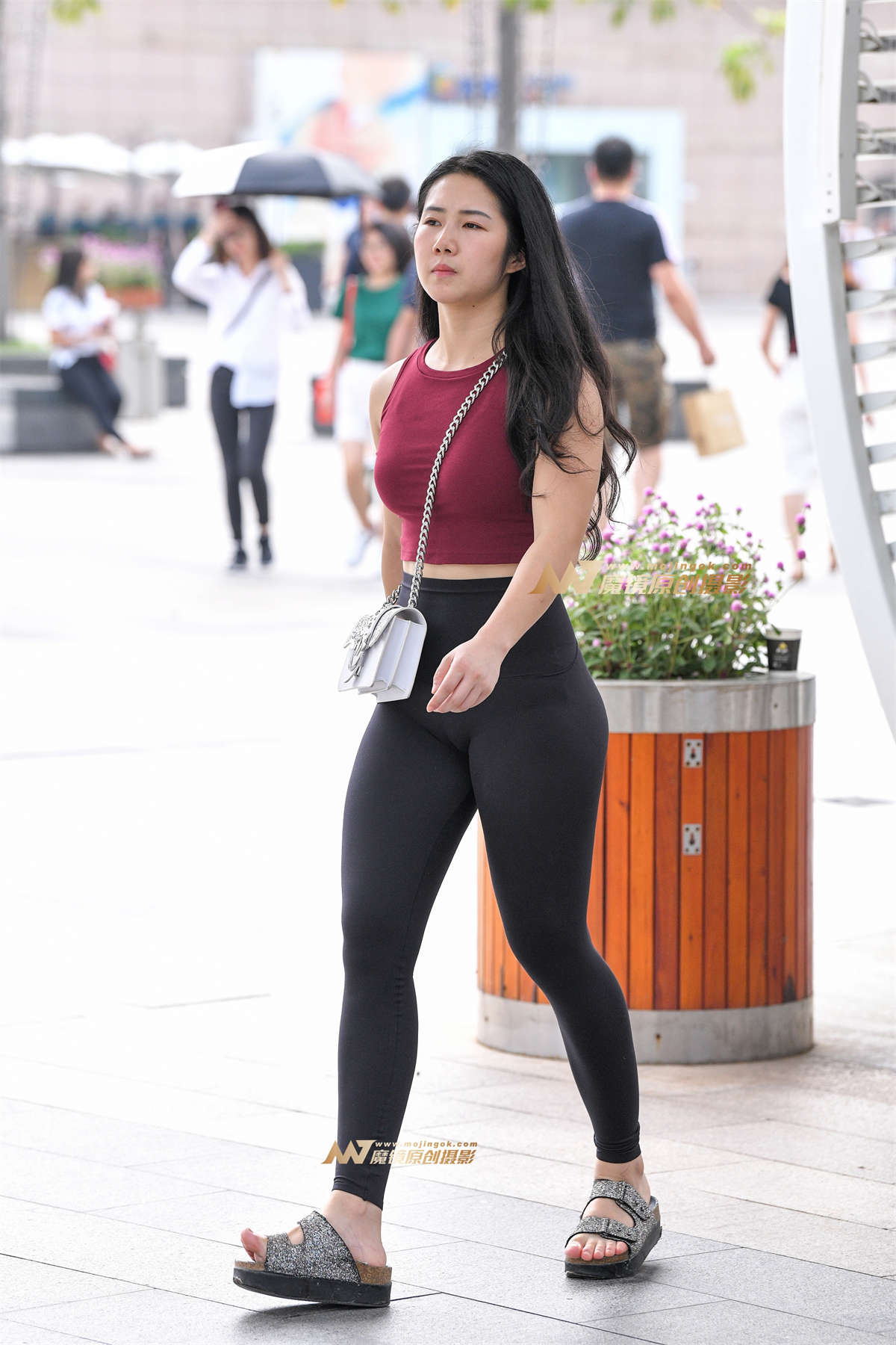 【久久赛帖】丰腴美臀-日更街拍