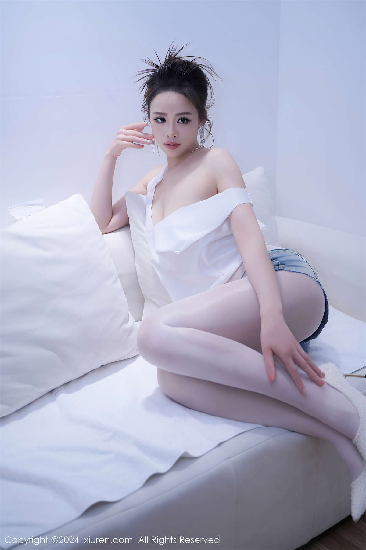 图片[2]-Xiuren秀人网 2024.04.02 NO.8329 甜七七-日更街拍