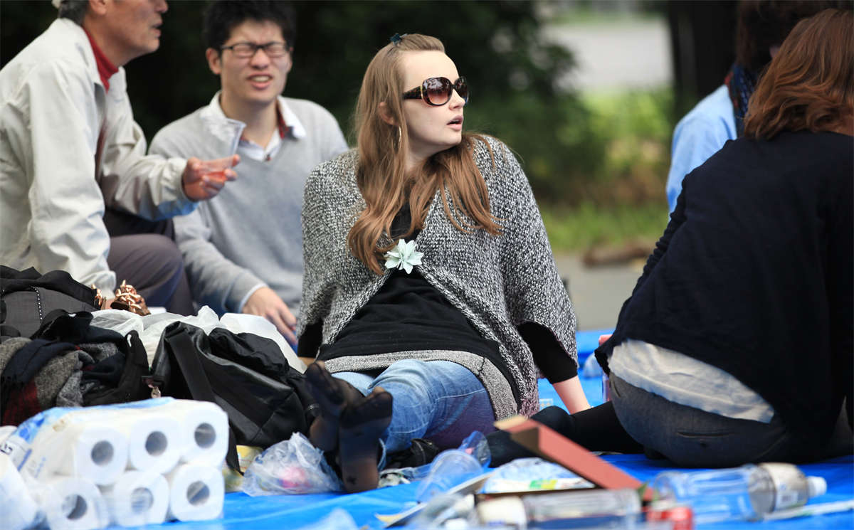 图片[2]-踏青公园街拍系列No.568 细长西足穿上黑丝，真是好看-日更街拍