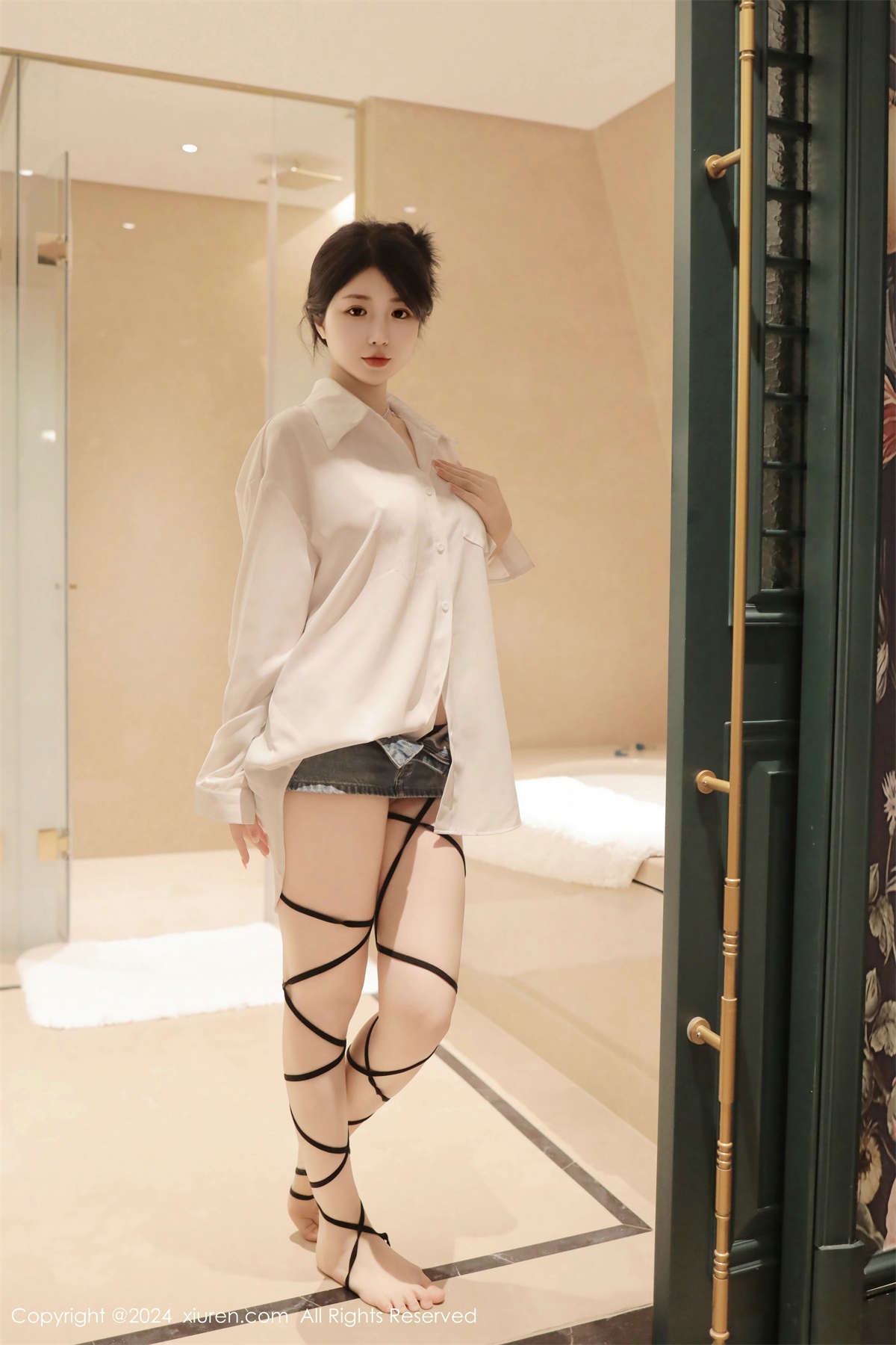 图片[2]-Xiuren秀人网 2024.04.16 No.8400 陈小花-日更街拍