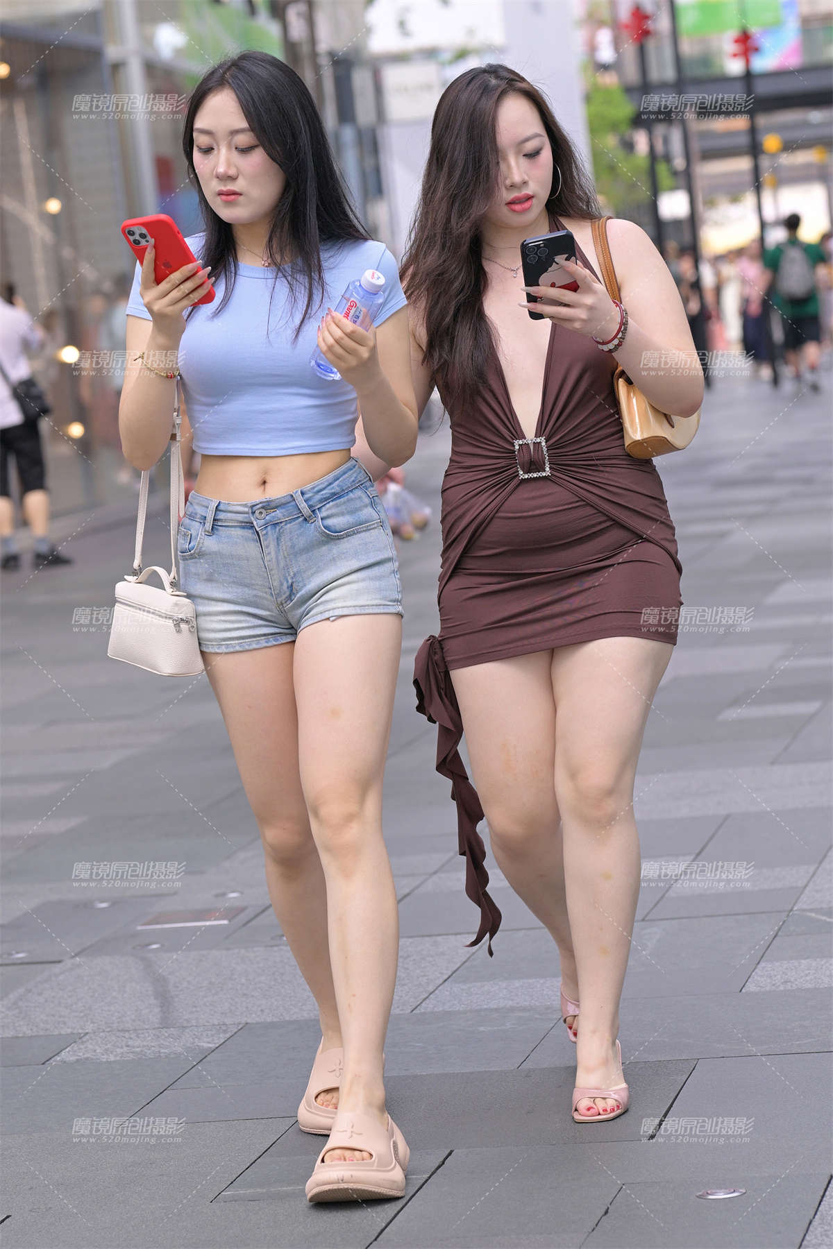 白嫩美女-日更街拍