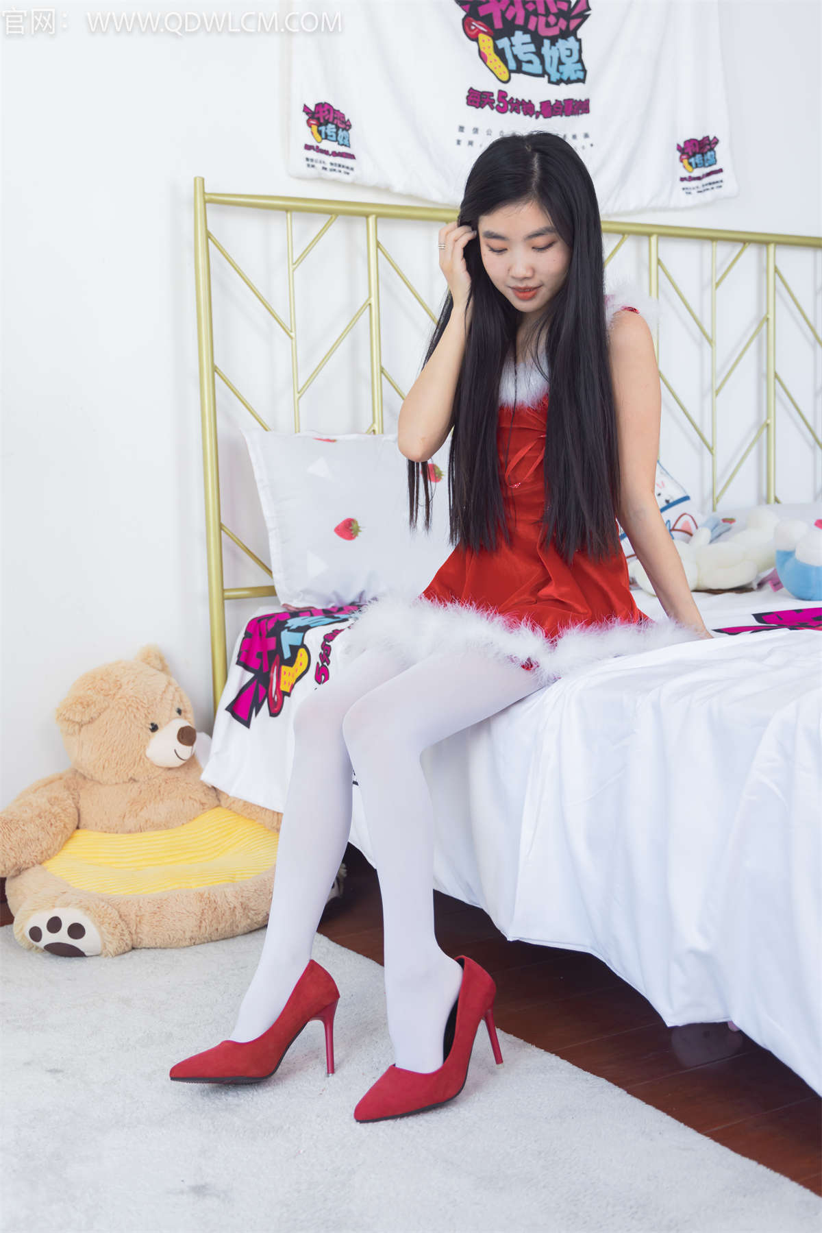 物恋传媒 NO.1405 米米-圣诞恋歌-日更街拍